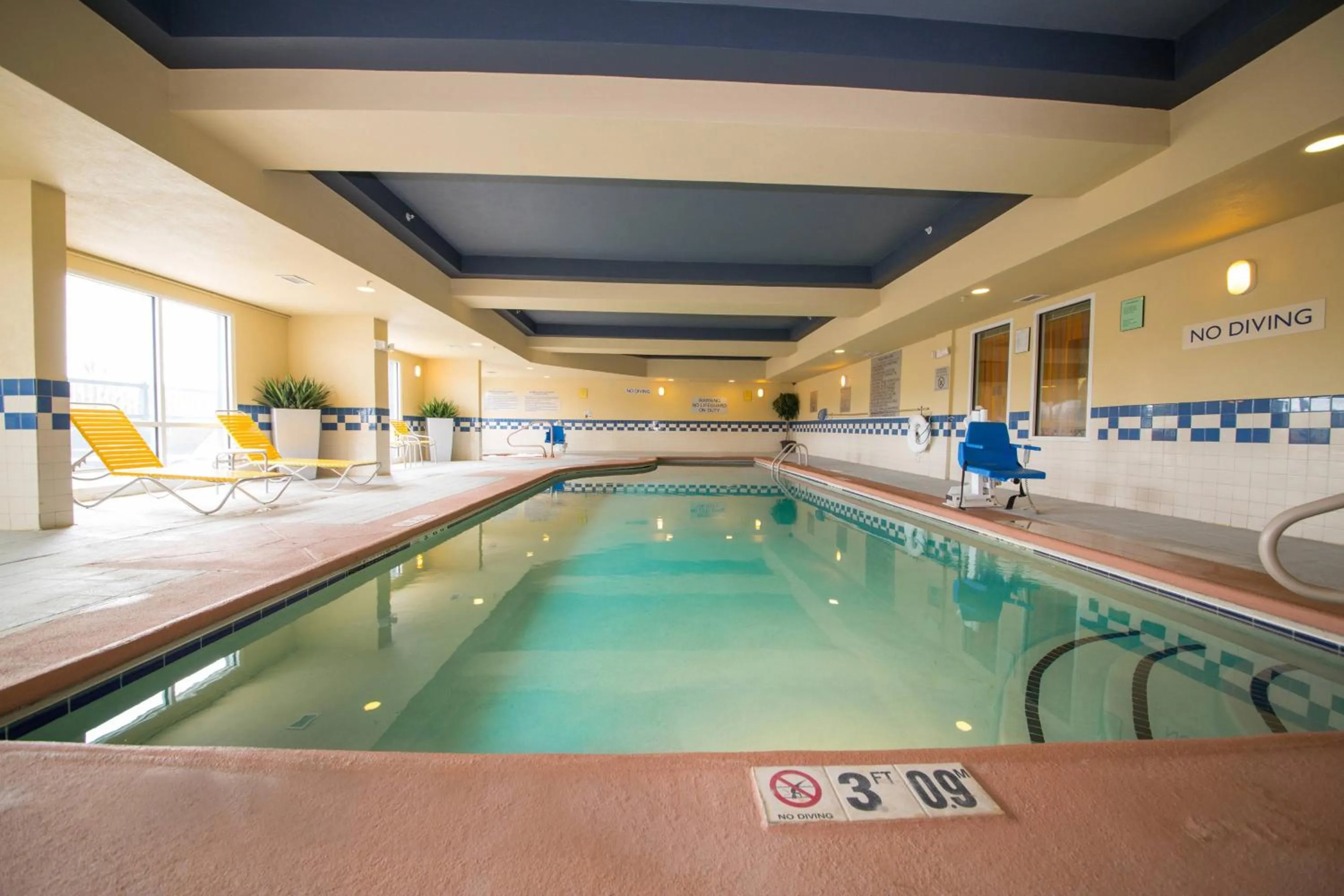 Swimming pool in Fairfield Inn & Suites by Marriott Cordele