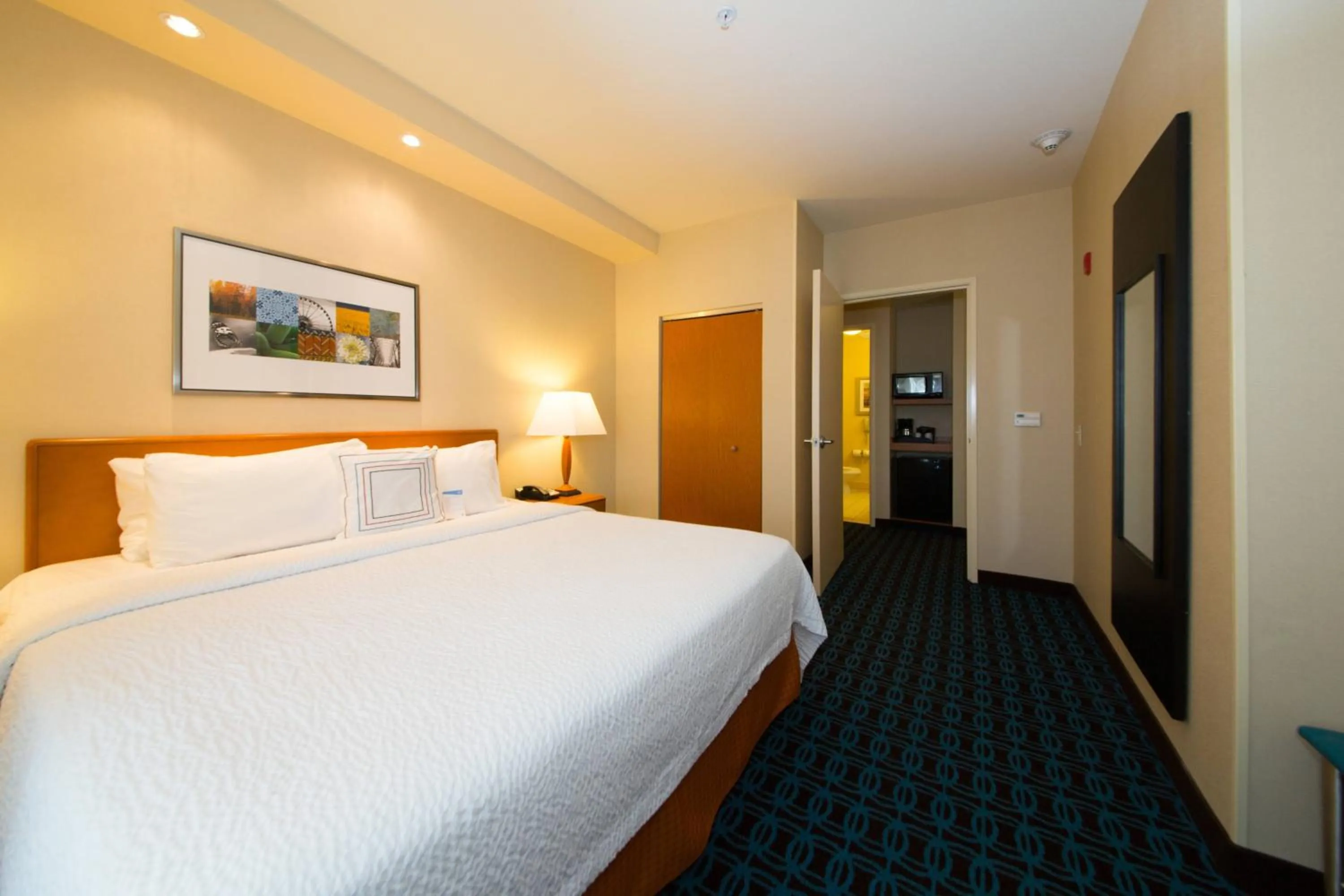 Bedroom, Bed in Fairfield Inn & Suites by Marriott Cordele