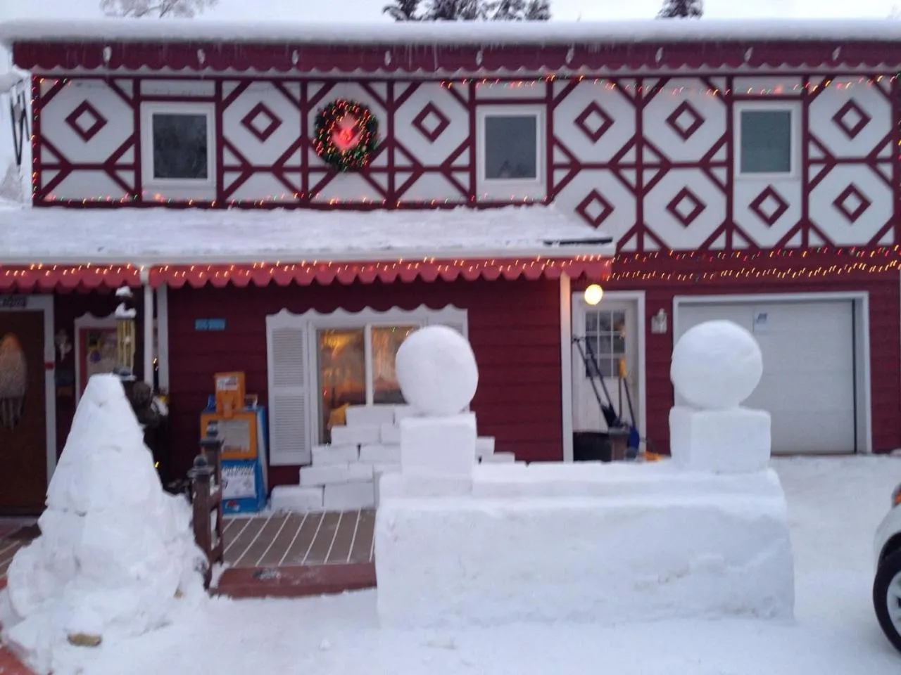 Property building in Billie's Backpackers Hostel