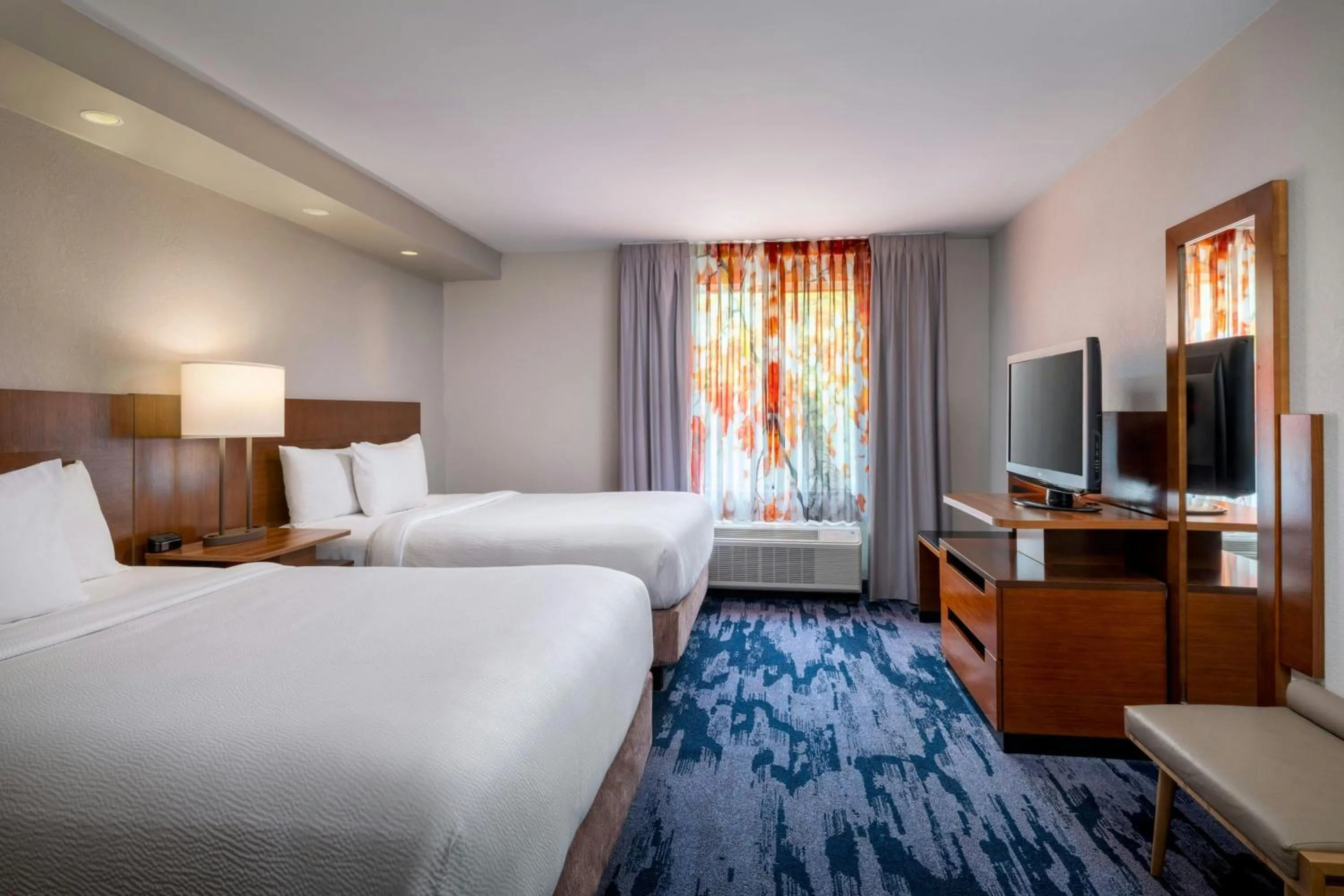 Photo of the whole room, Bed in Fairfield Inn & Suites by Marriott Aiken