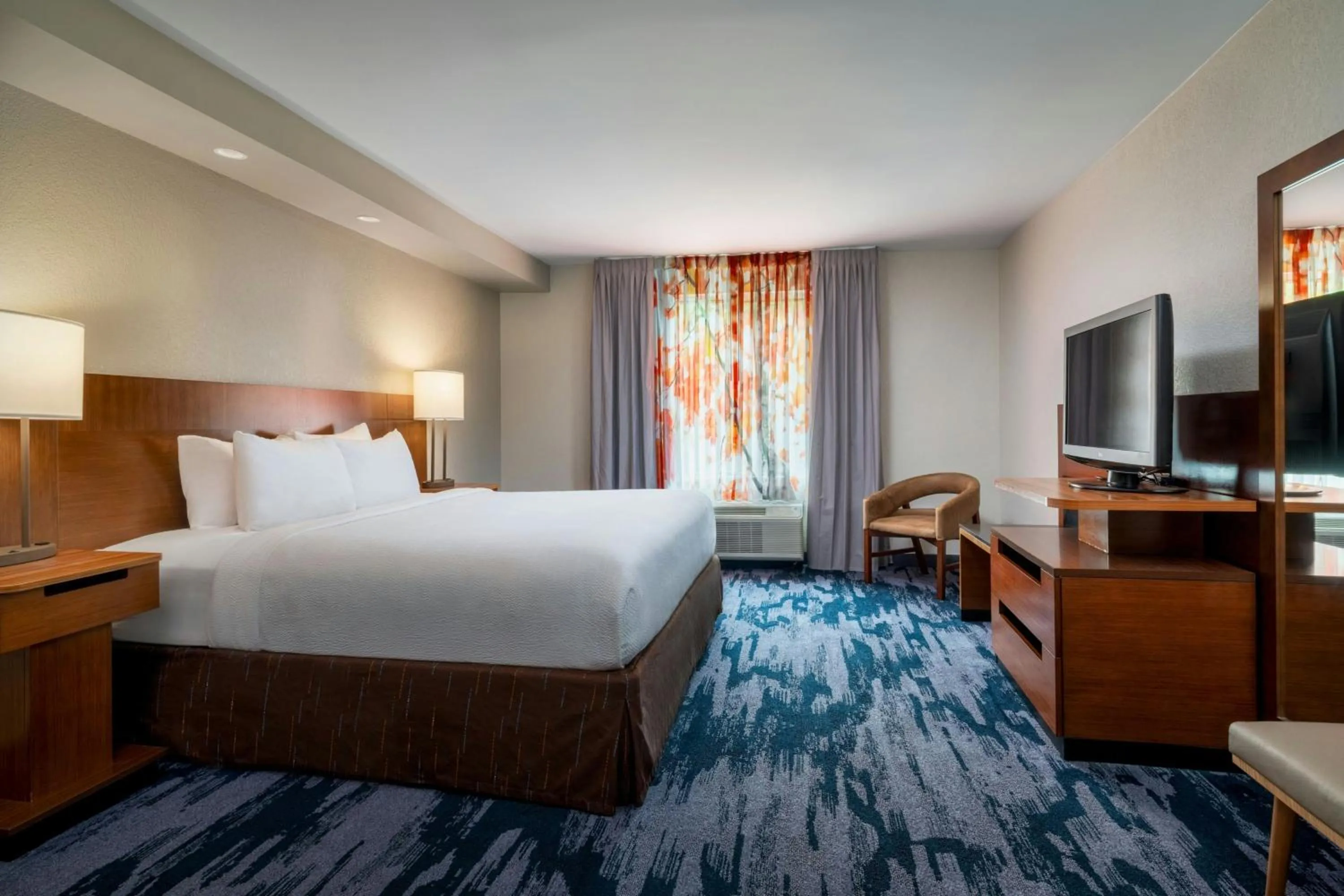 Photo of the whole room, Bed in Fairfield Inn & Suites by Marriott Aiken