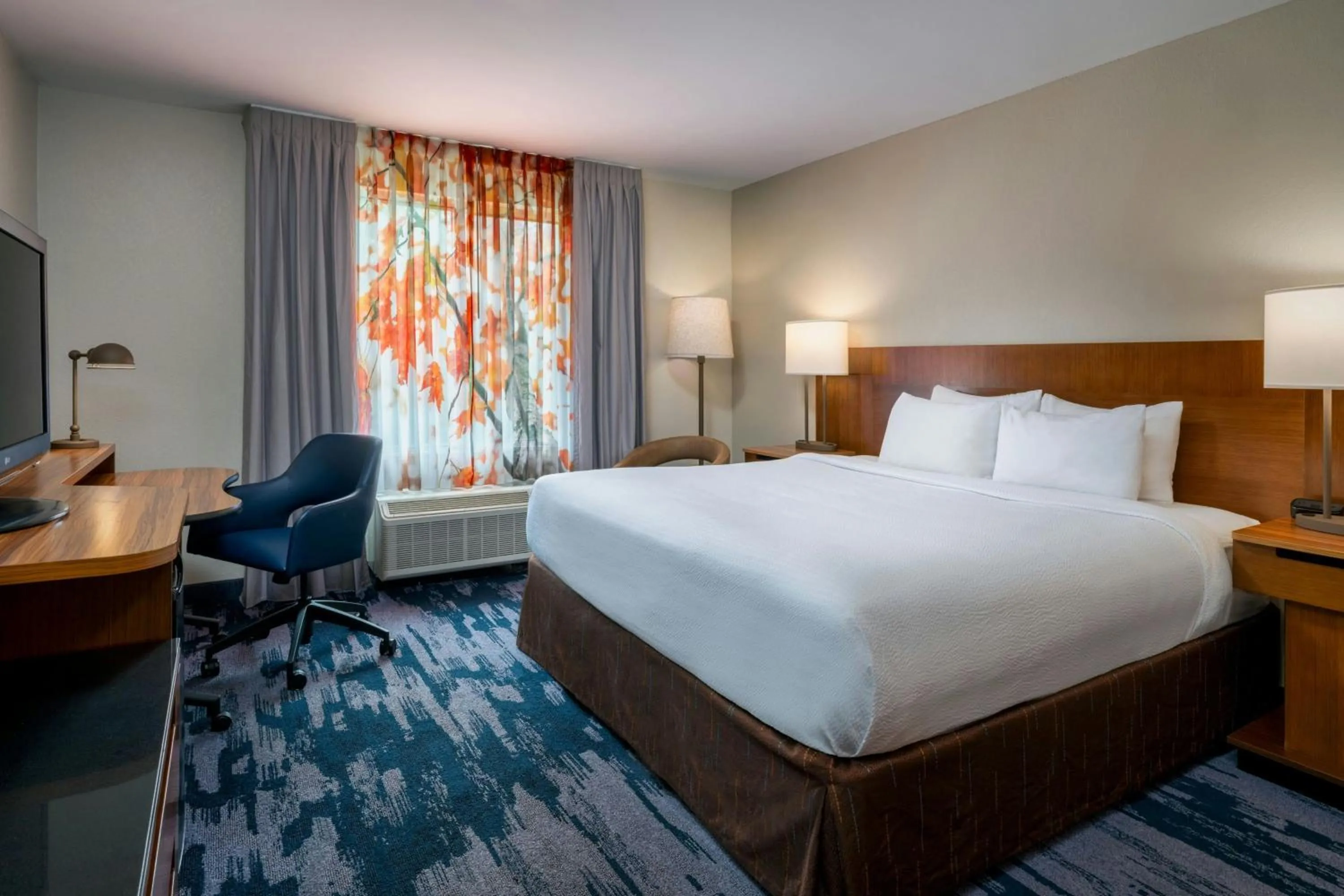 Photo of the whole room, Bed in Fairfield Inn & Suites by Marriott Aiken