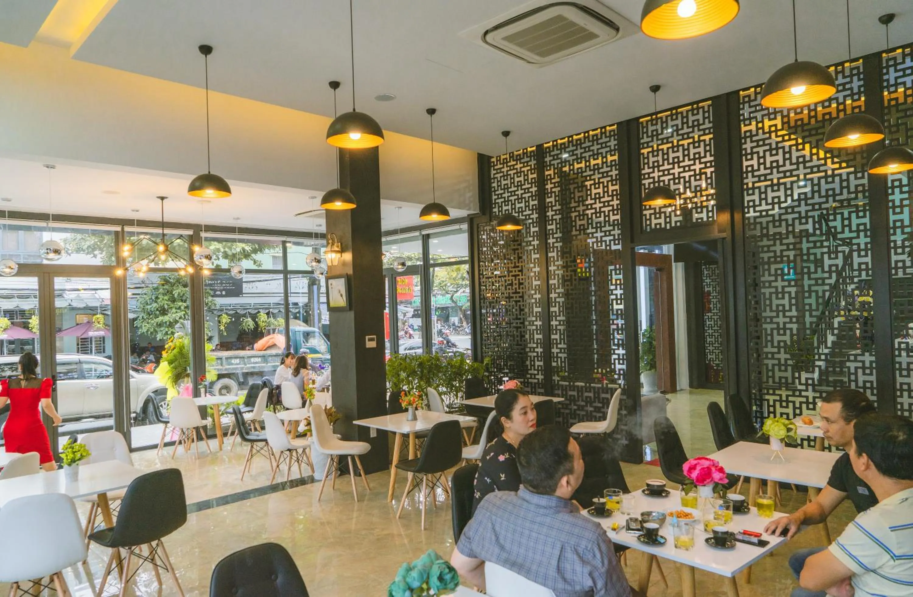 Restaurant/places to eat in Bamboo Hotel