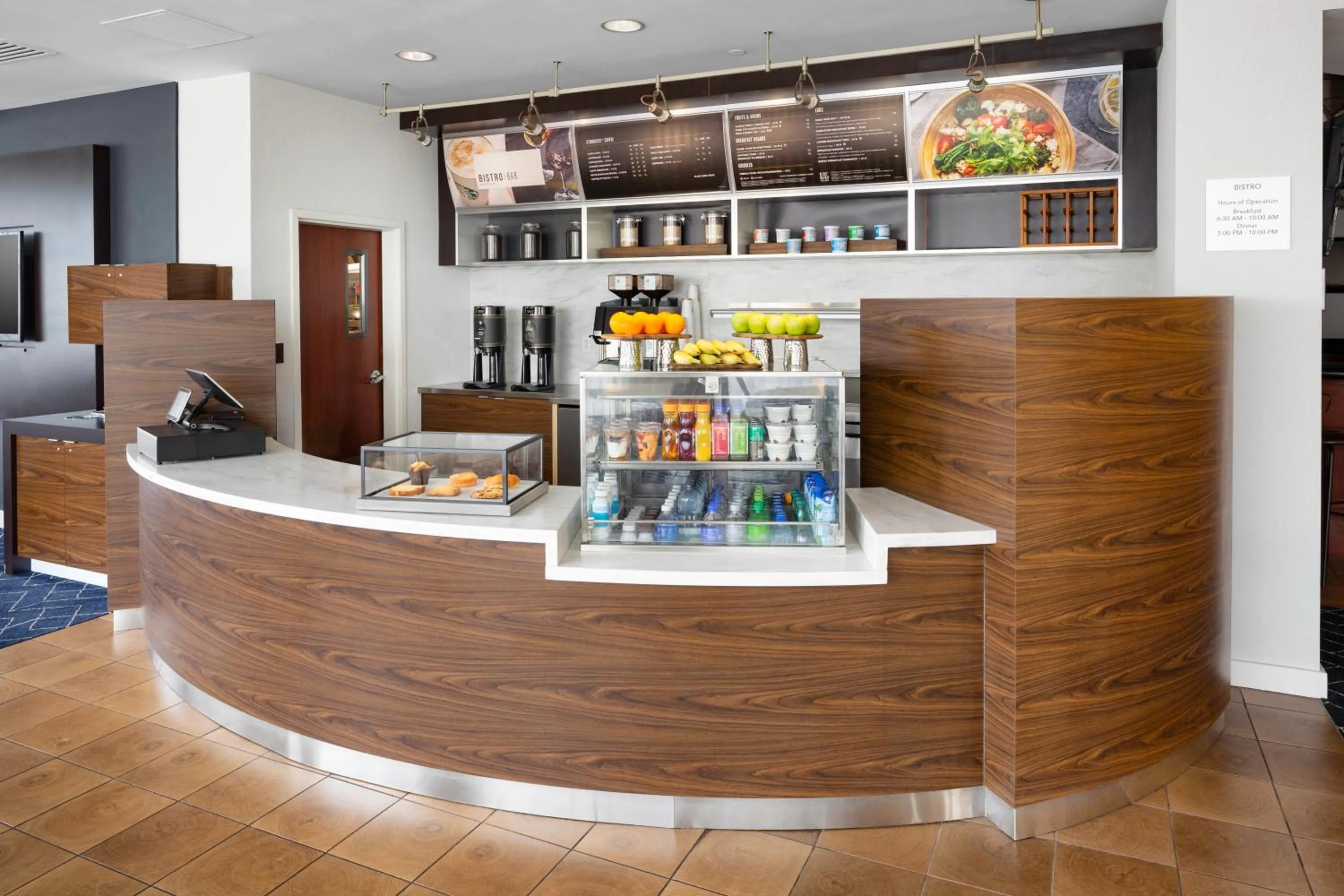 Coffee/tea facilities in Courtyard Shelton