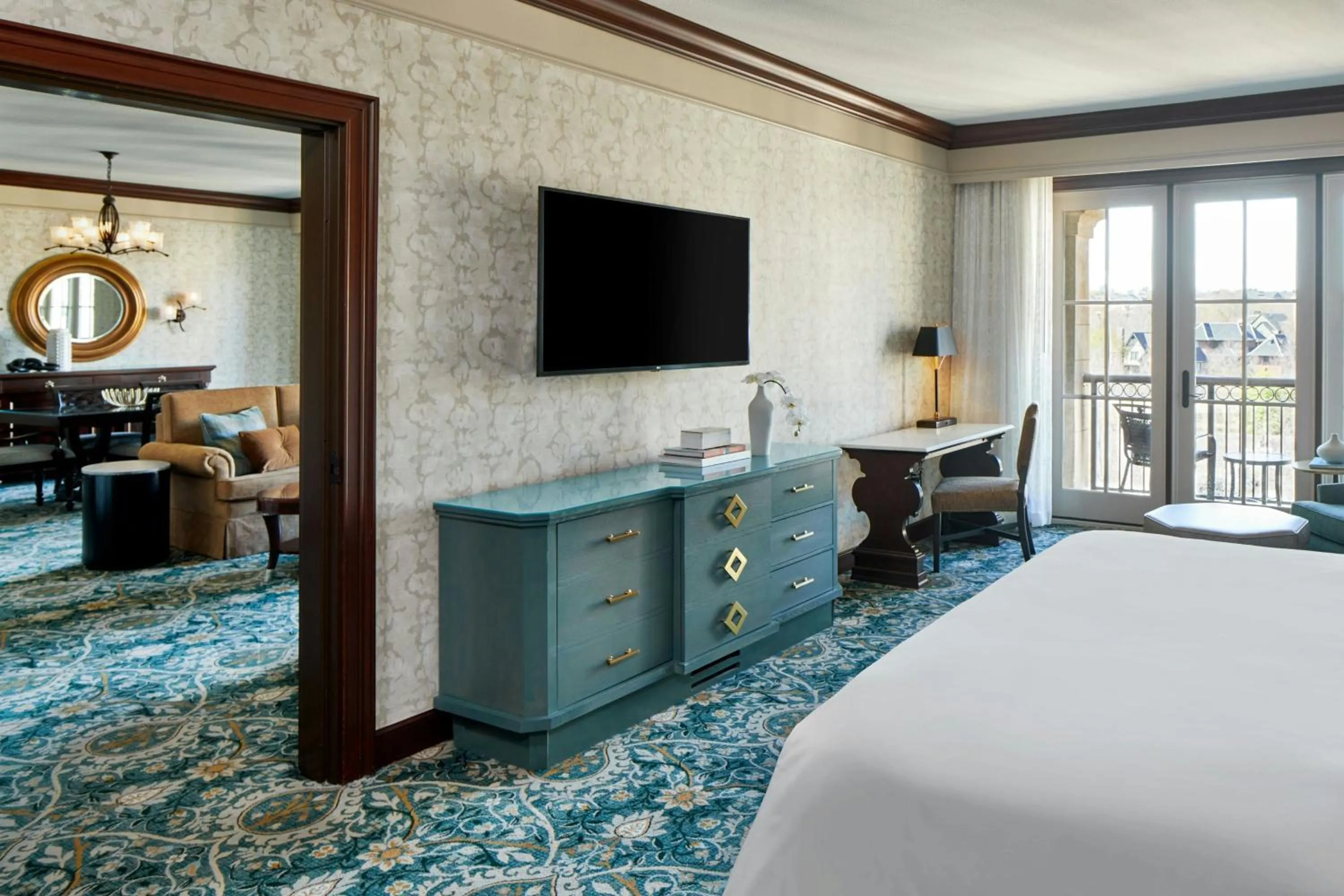 Photo of the whole room, Bed in Renaissance Birmingham Ross Bridge Golf Resort & Spa