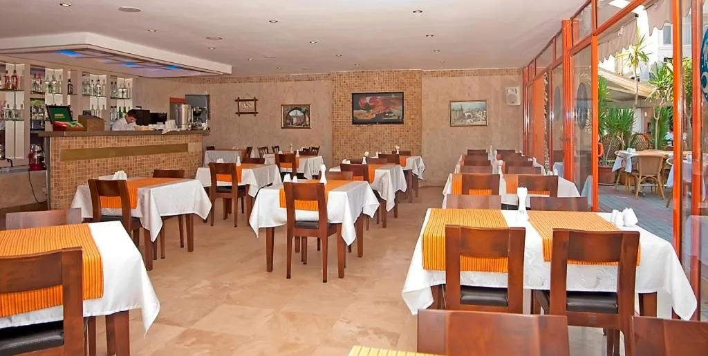 Restaurant/places to eat in Wassermann Hotel