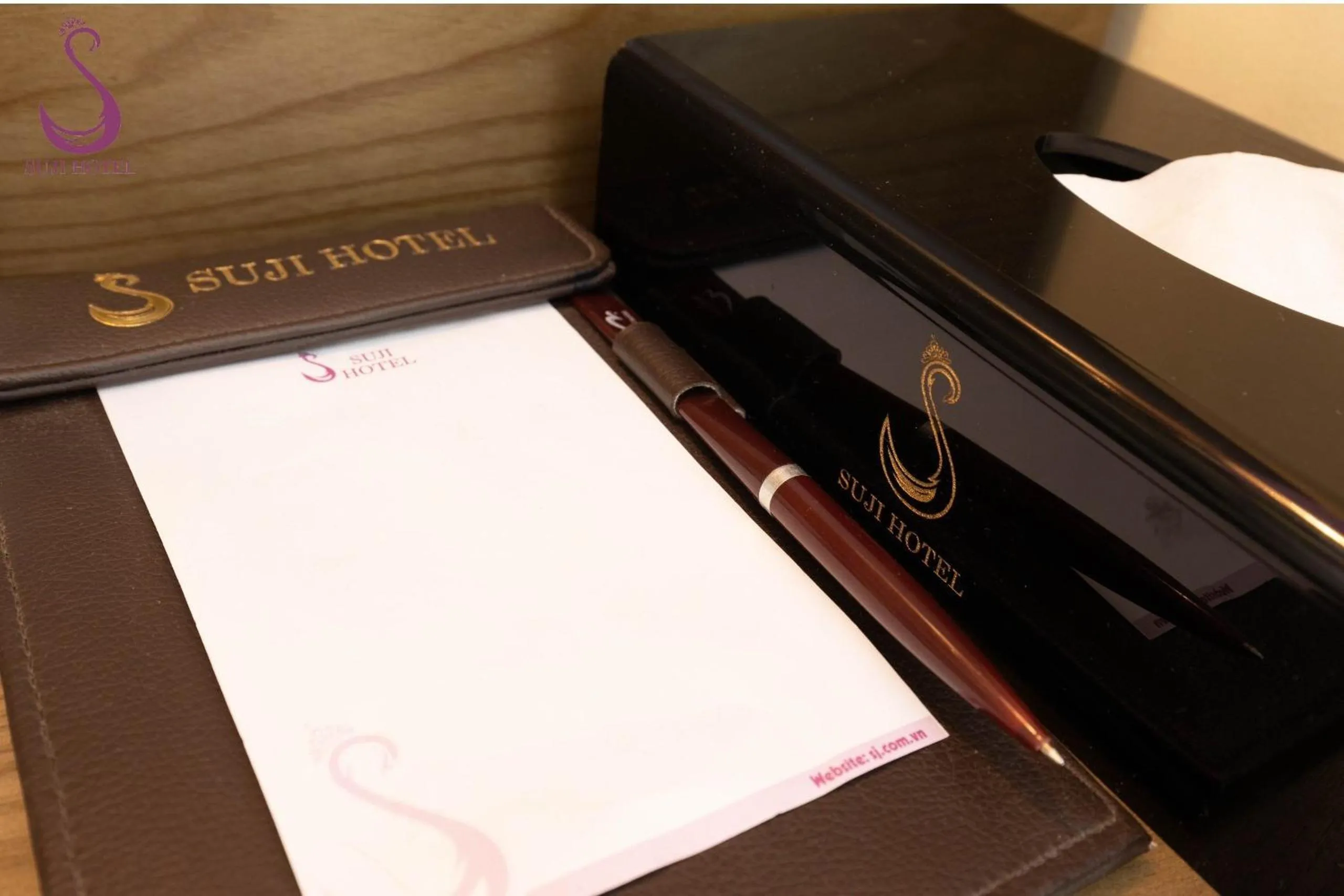 Text overlay in Suji My Dinh Hotel