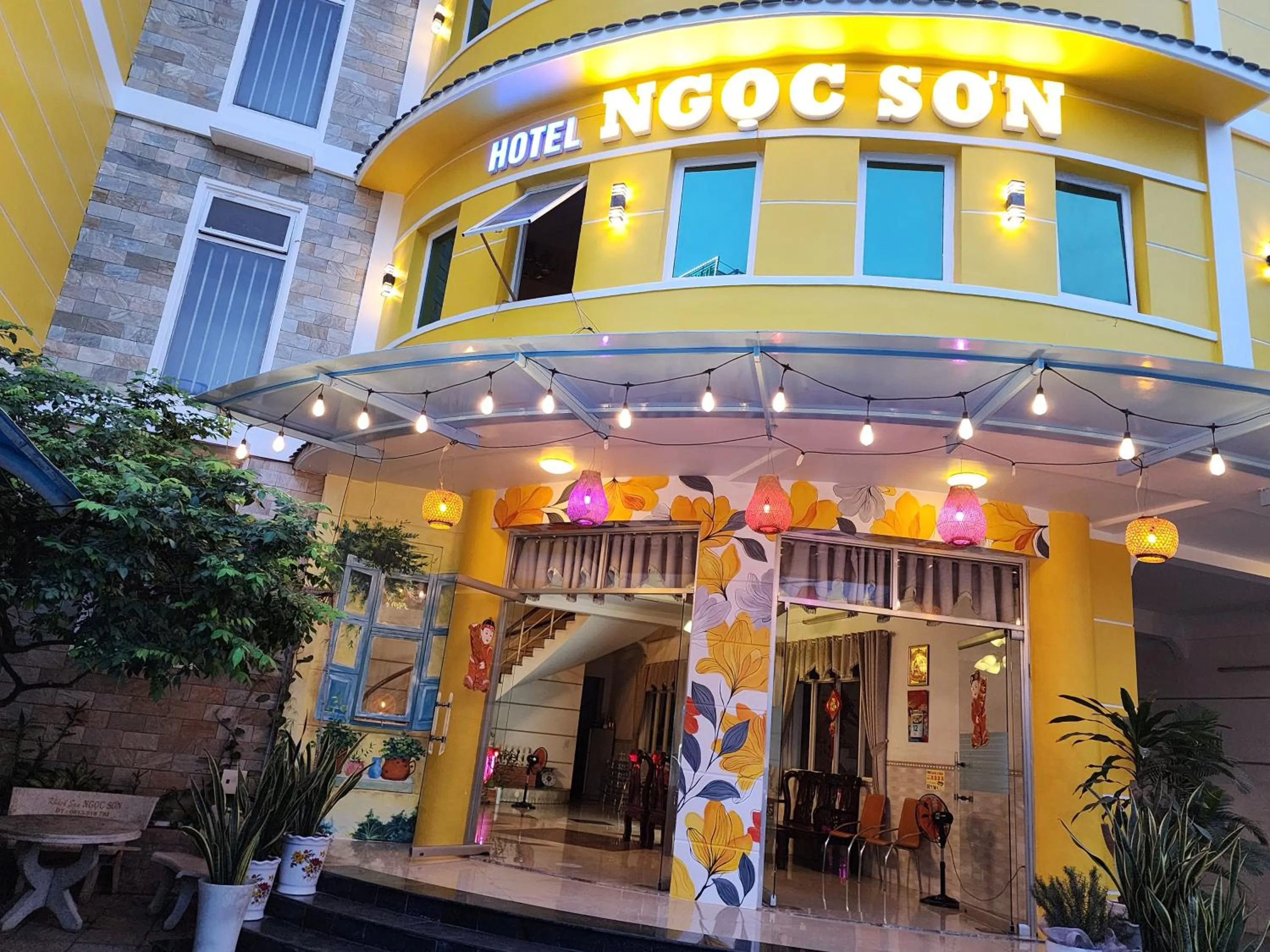 Ngoc Son Hotel