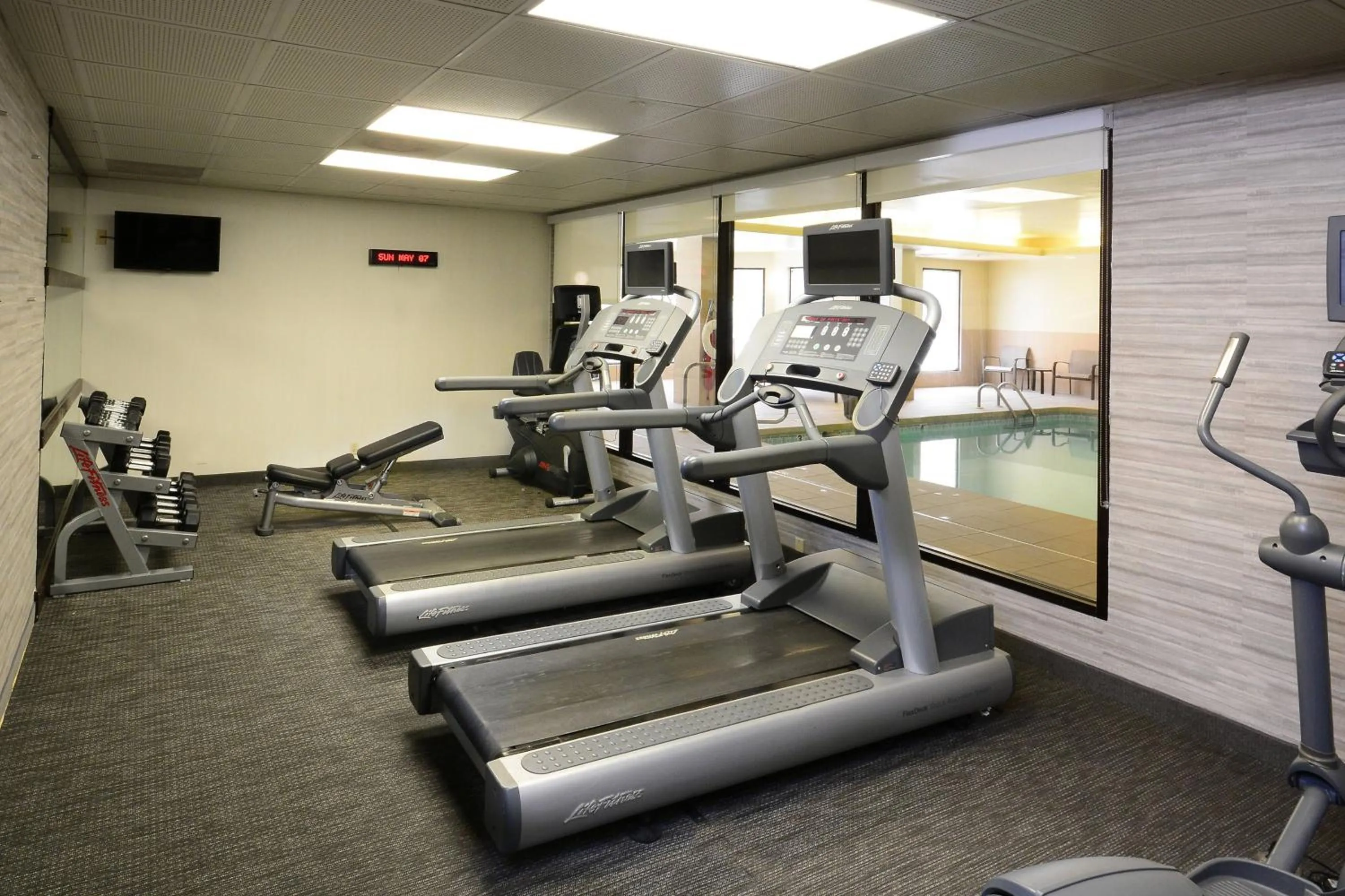 Fitness centre/facilities in Courtyard Beckley