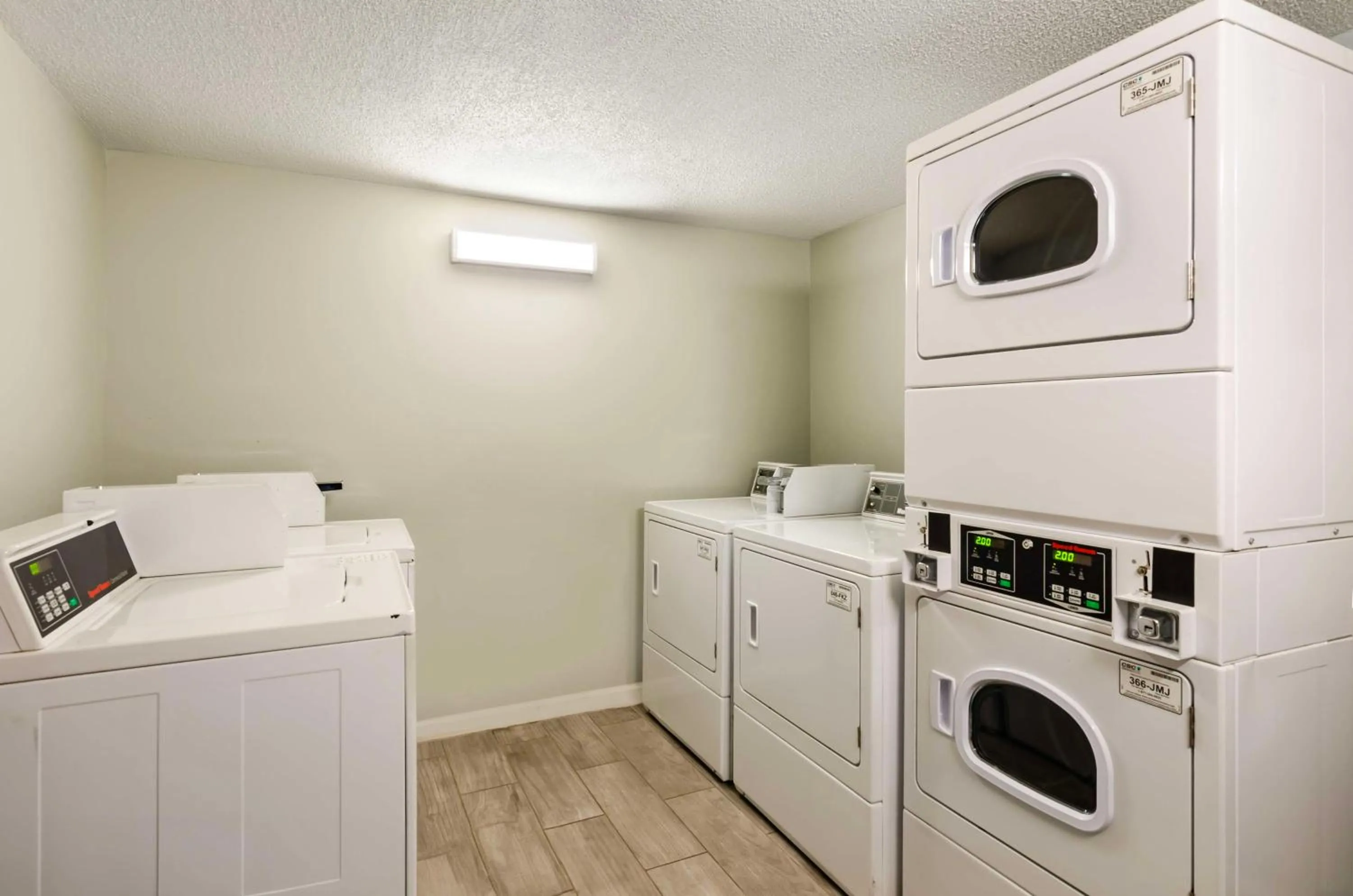 laundry in Best Western Plus Beckley Inn