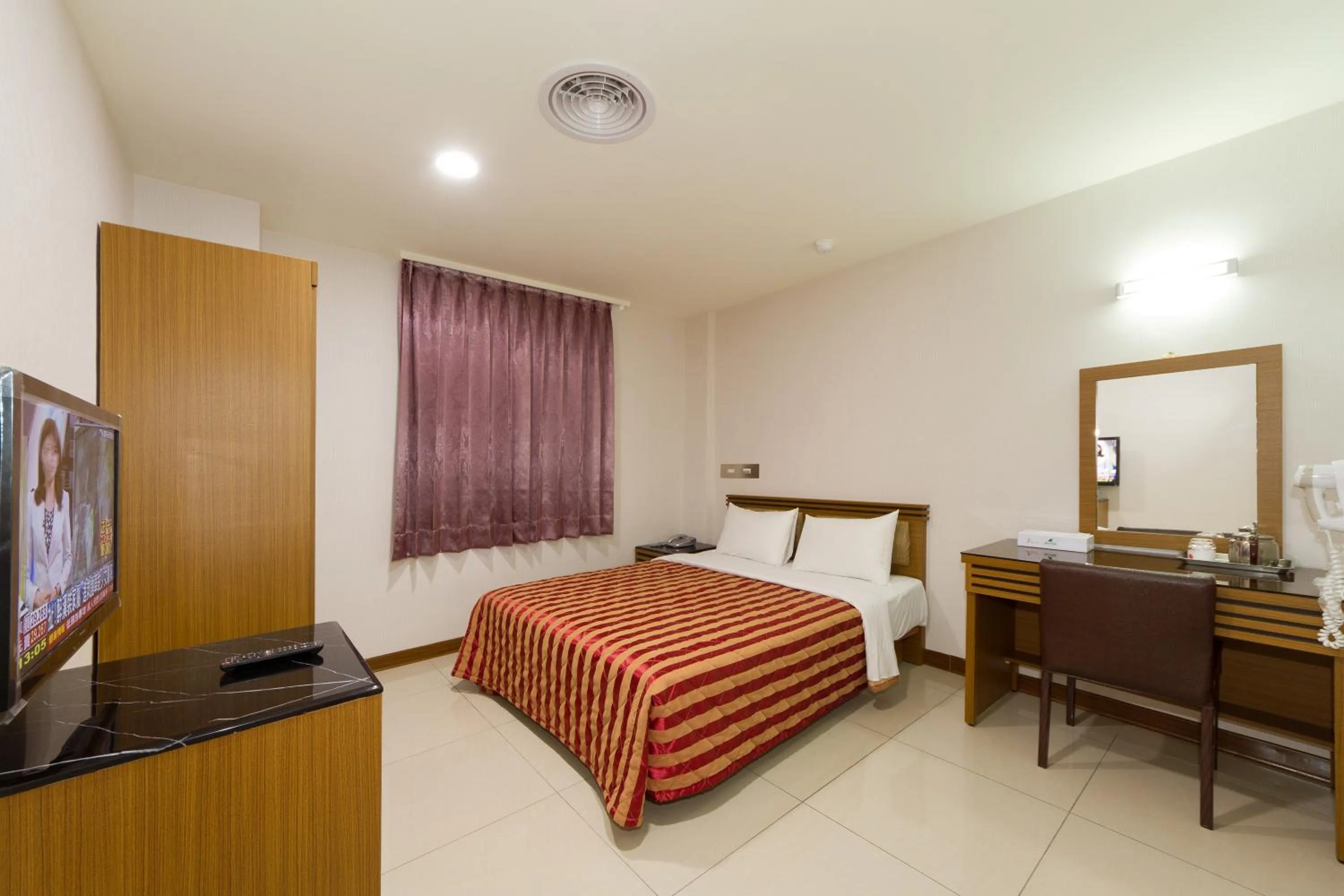 Bed in Songshan Hotel