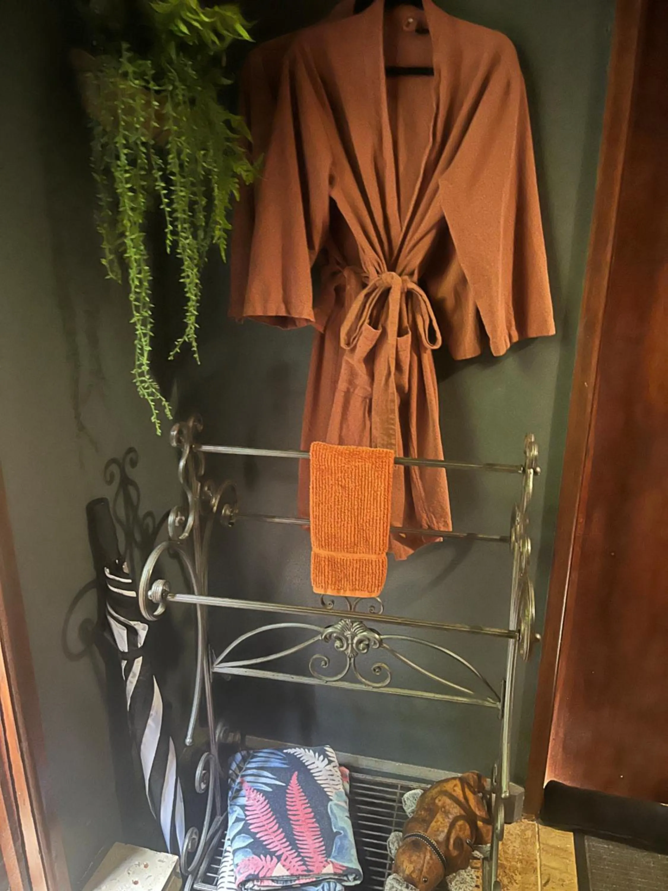 wardrobe in Whitsundays Retreat