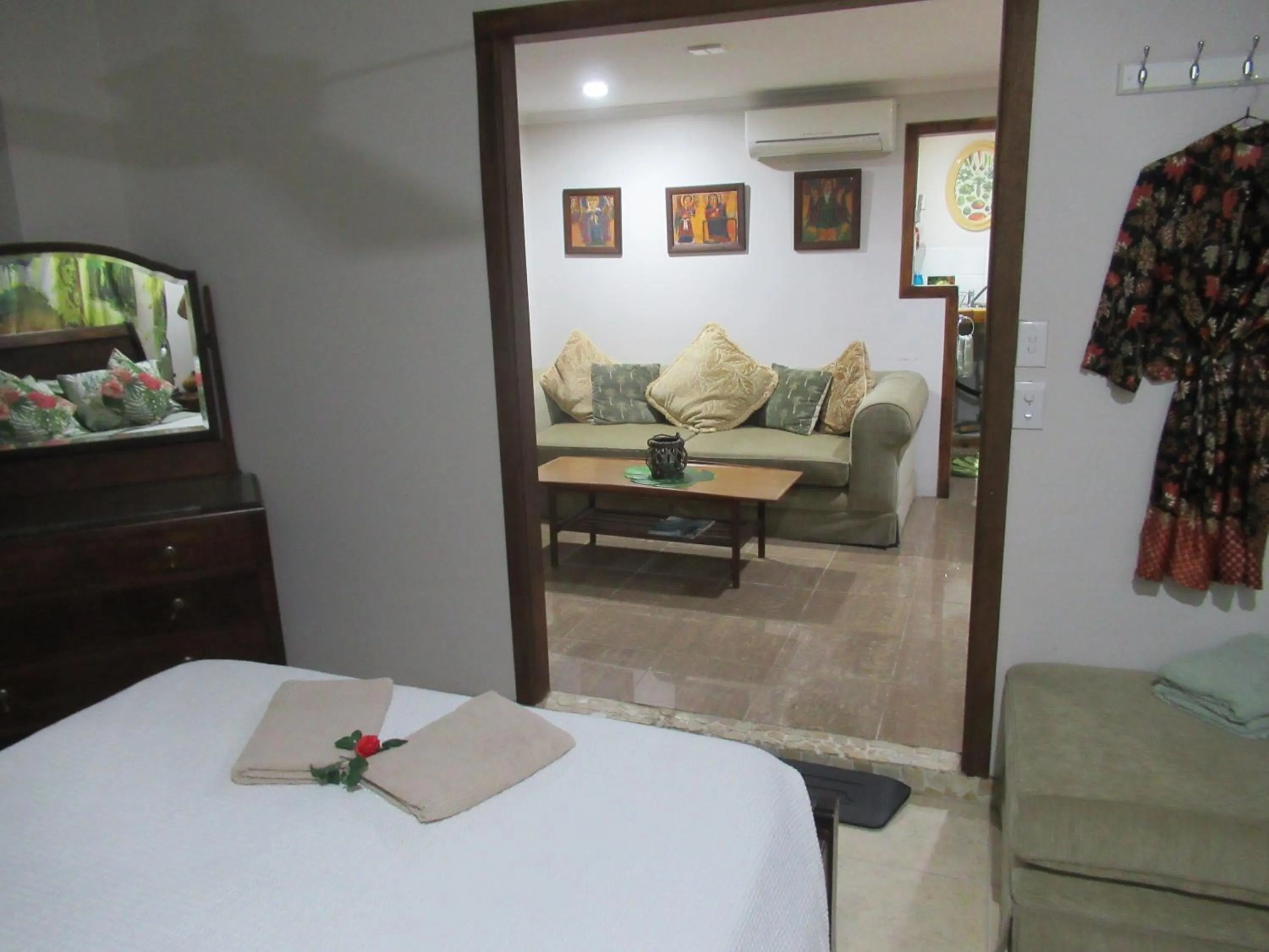 Living room, Bed in Whitsundays Retreat