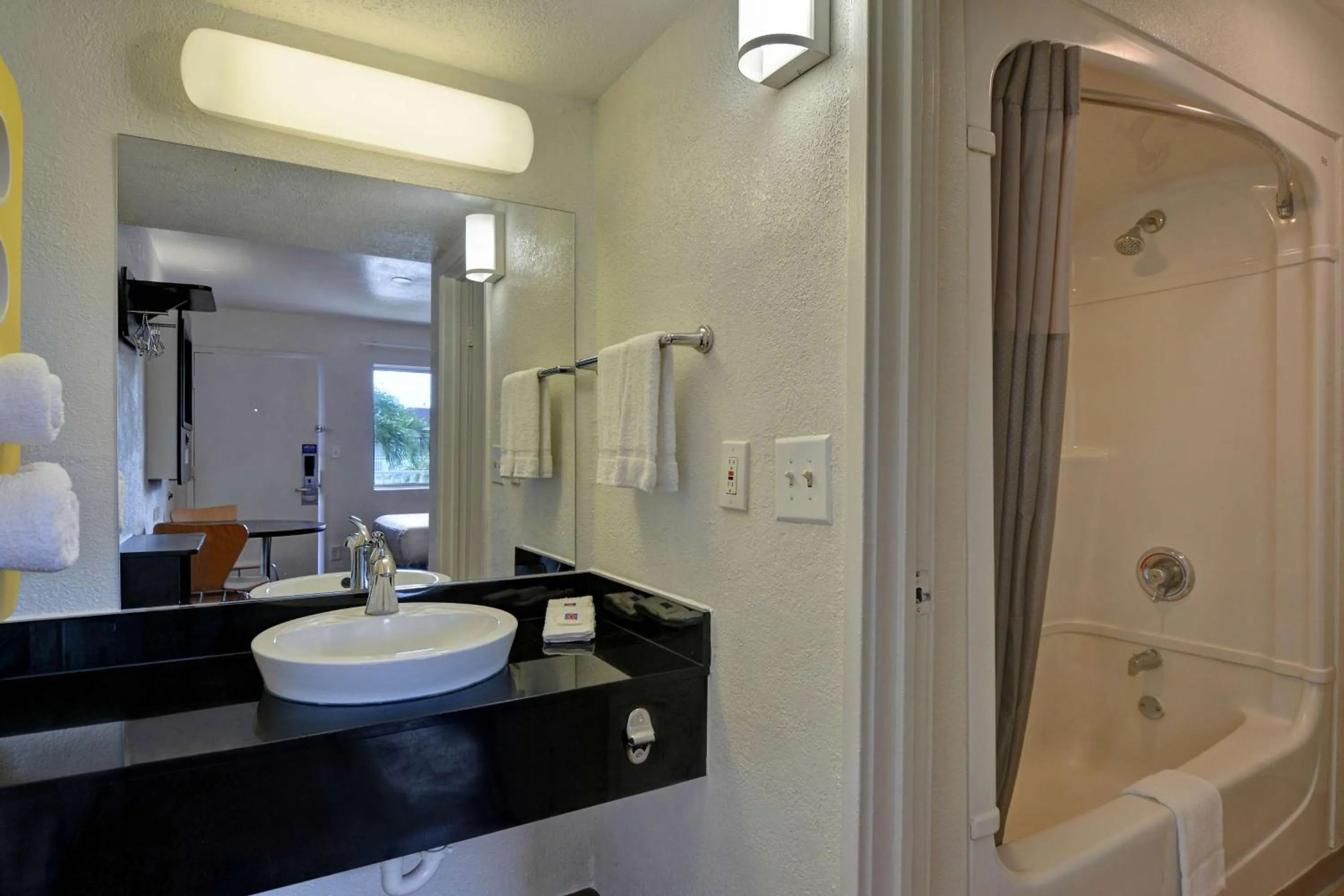 Bedroom in Motel 6 Dania Beach