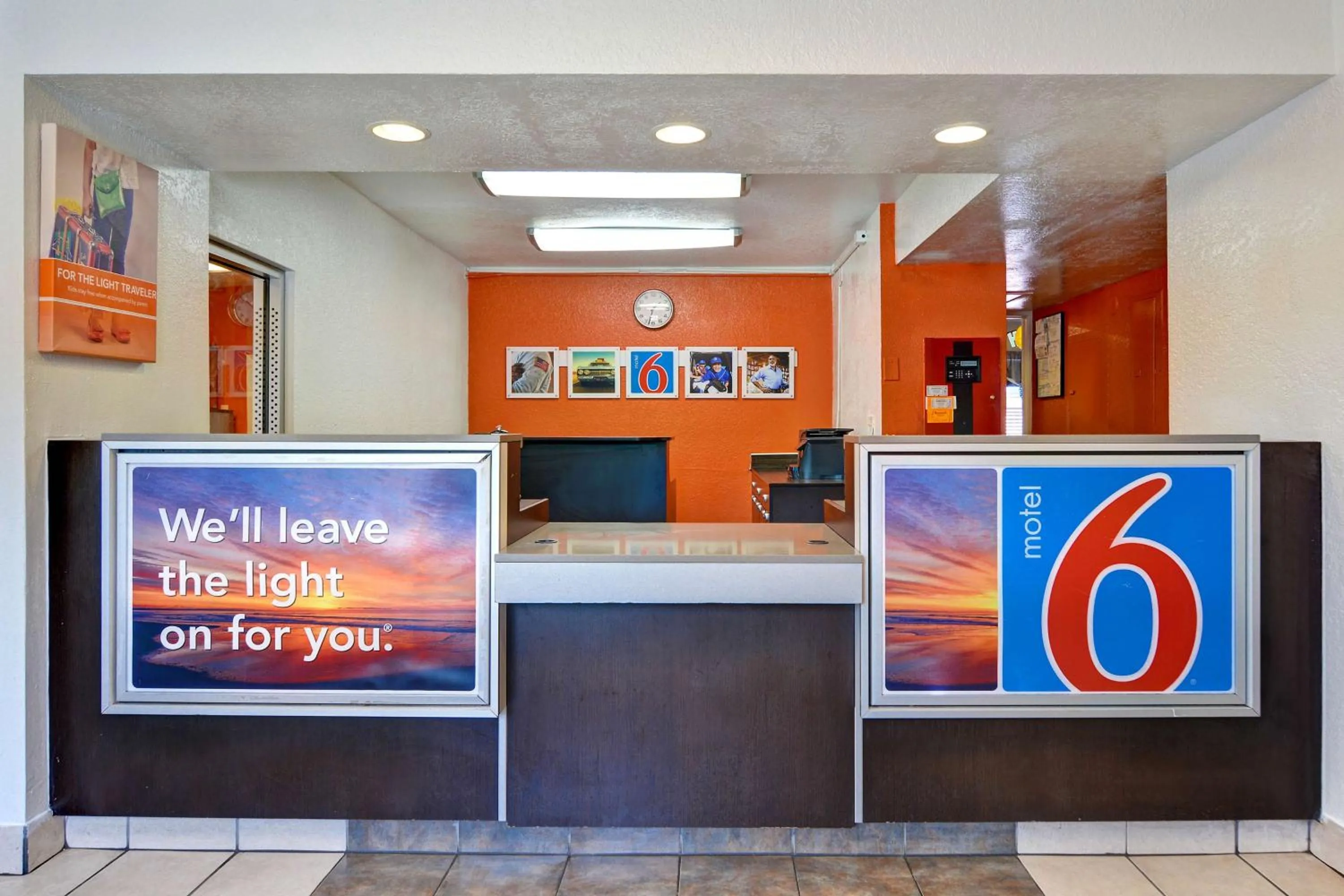 Lobby or reception in Motel 6 Dania Beach
