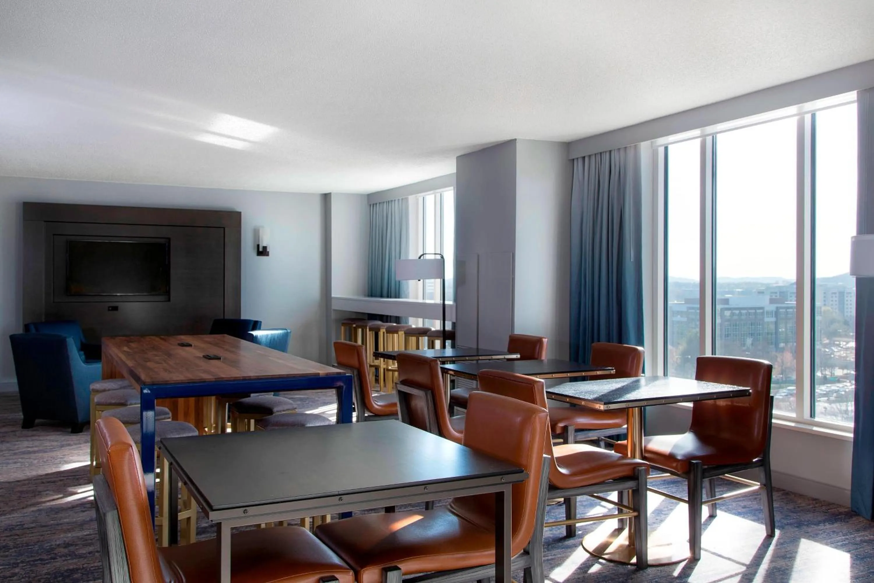 Lounge or bar in Franklin Marriott Cool Springs