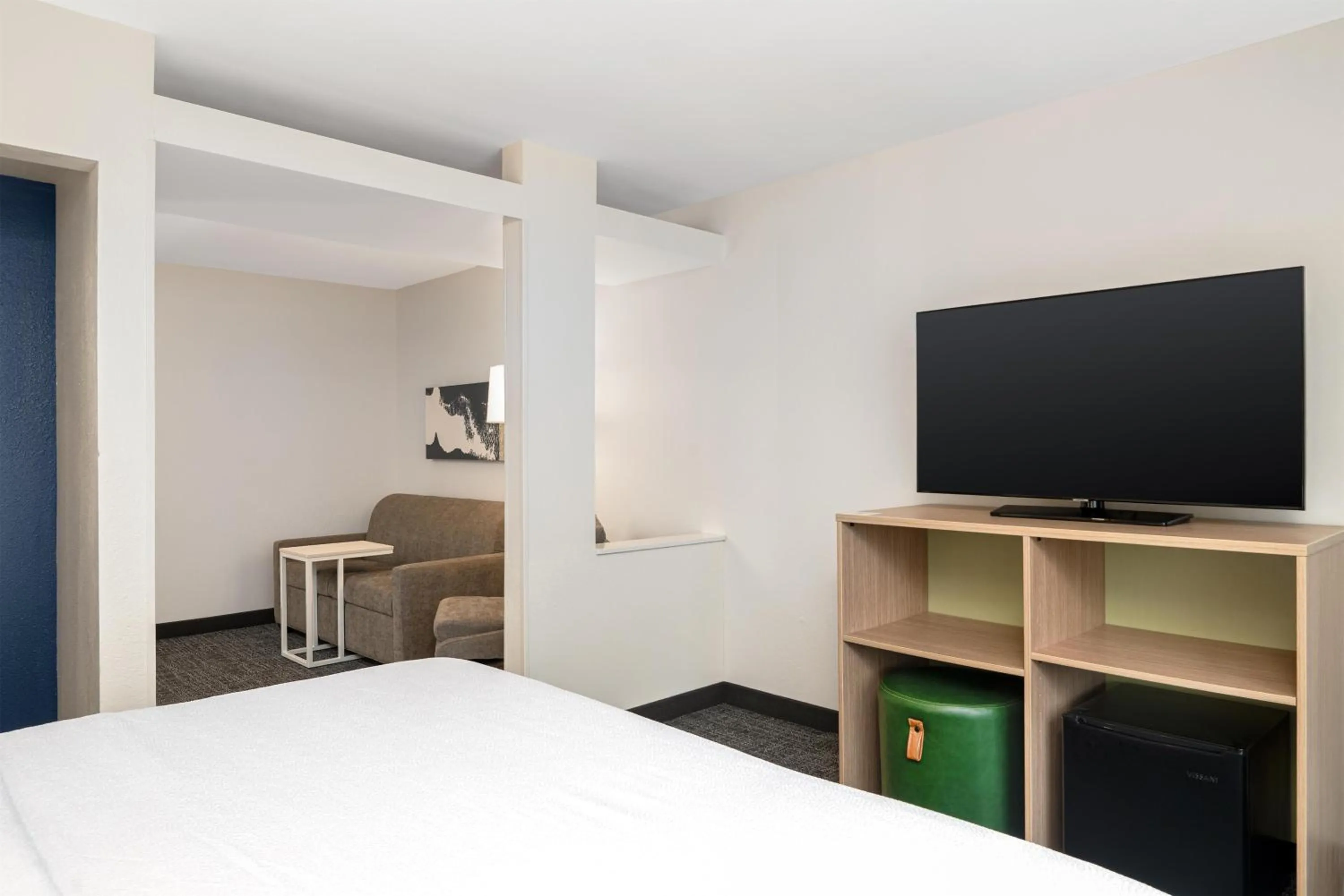 Living room, Bed in Spark by Hilton Murfreesboro