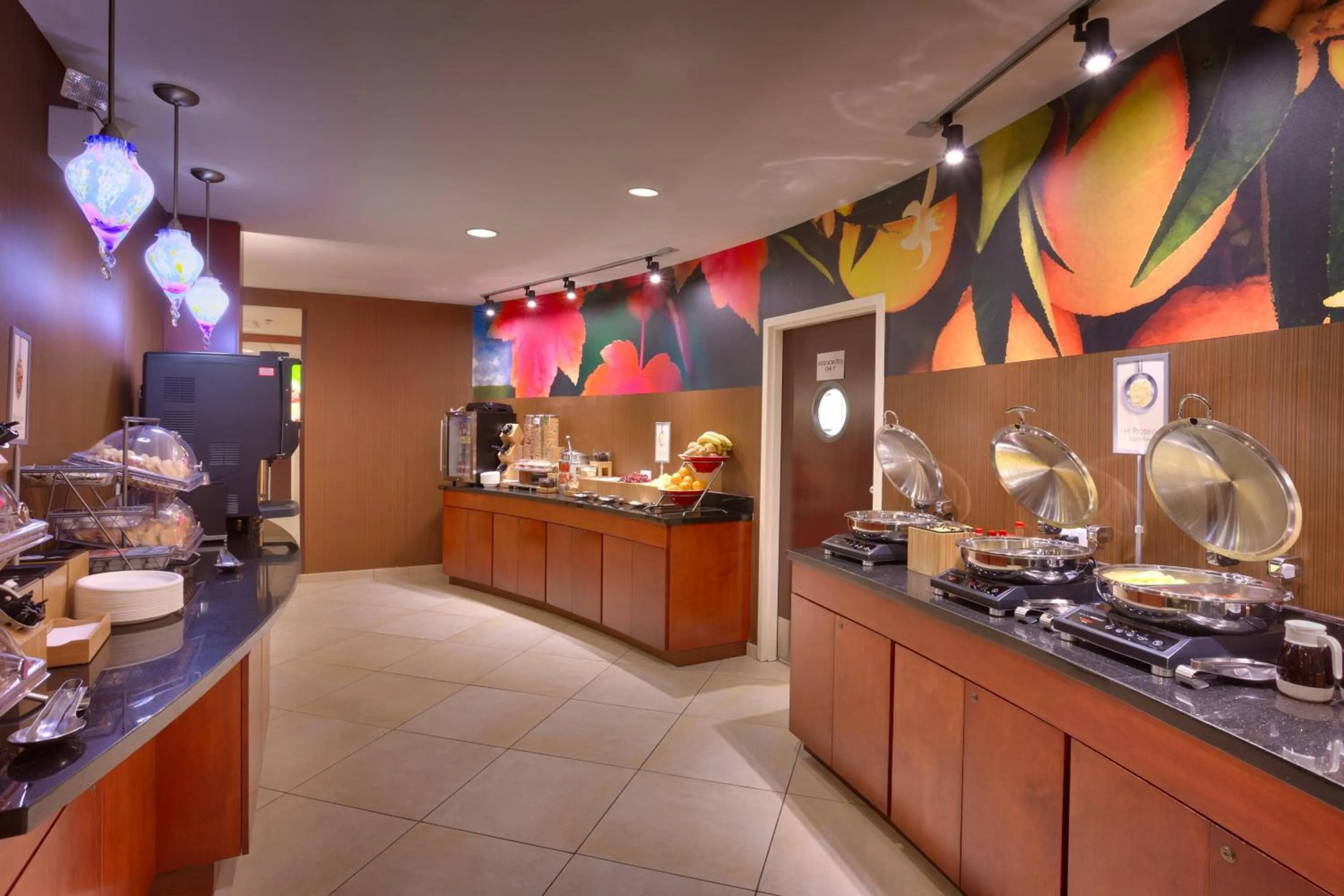 Breakfast in Fairfield Inn & Suites Boise Nampa