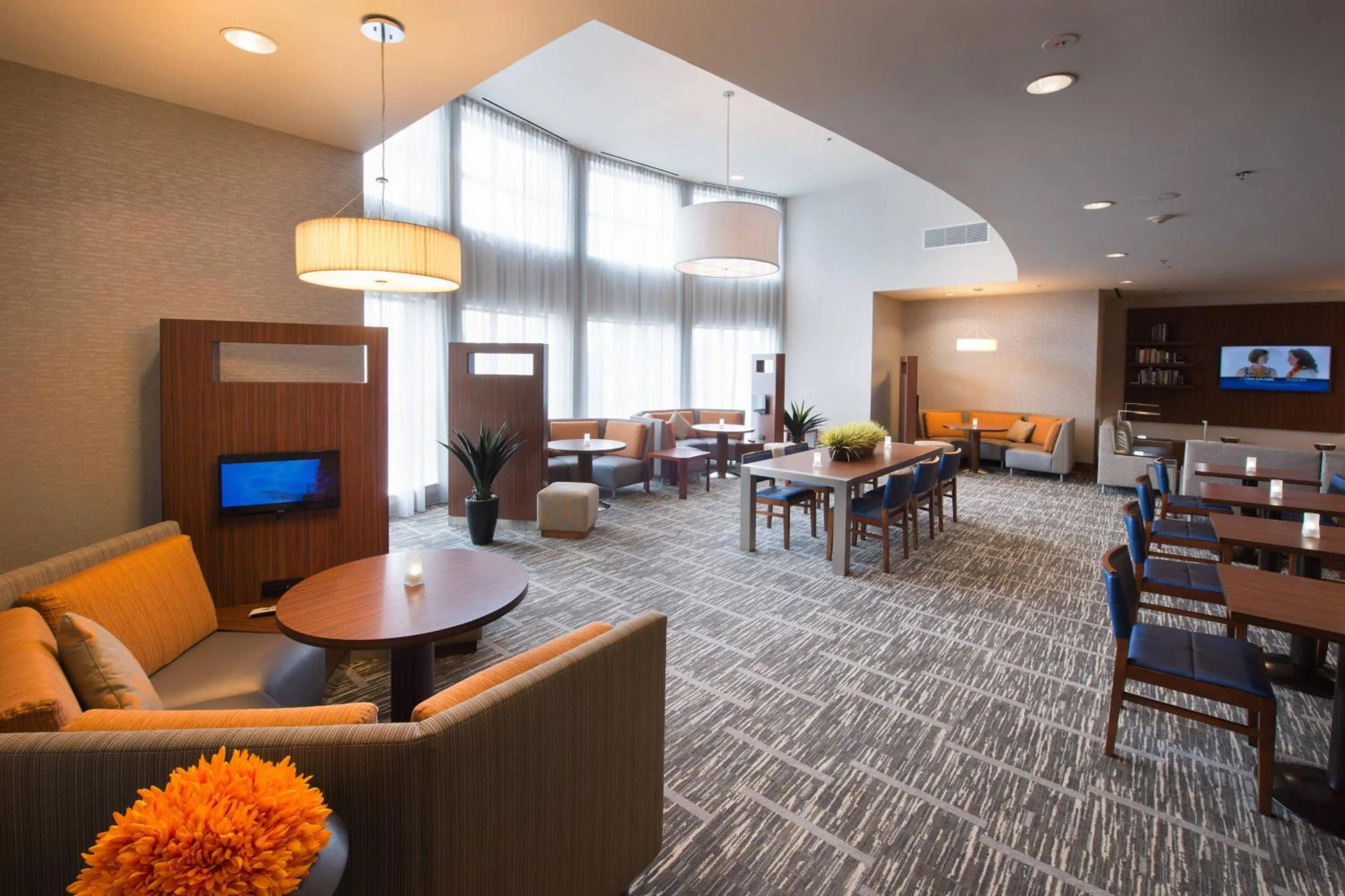 Lobby or reception in Courtyard by Marriott Canton