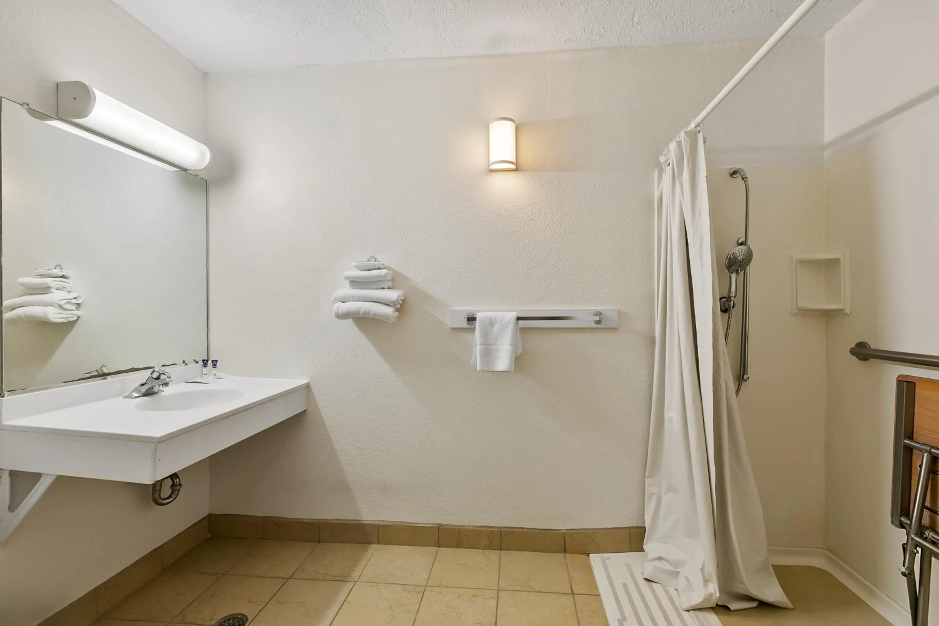 Shower in Americas Best Value Inn - Lincoln Airport