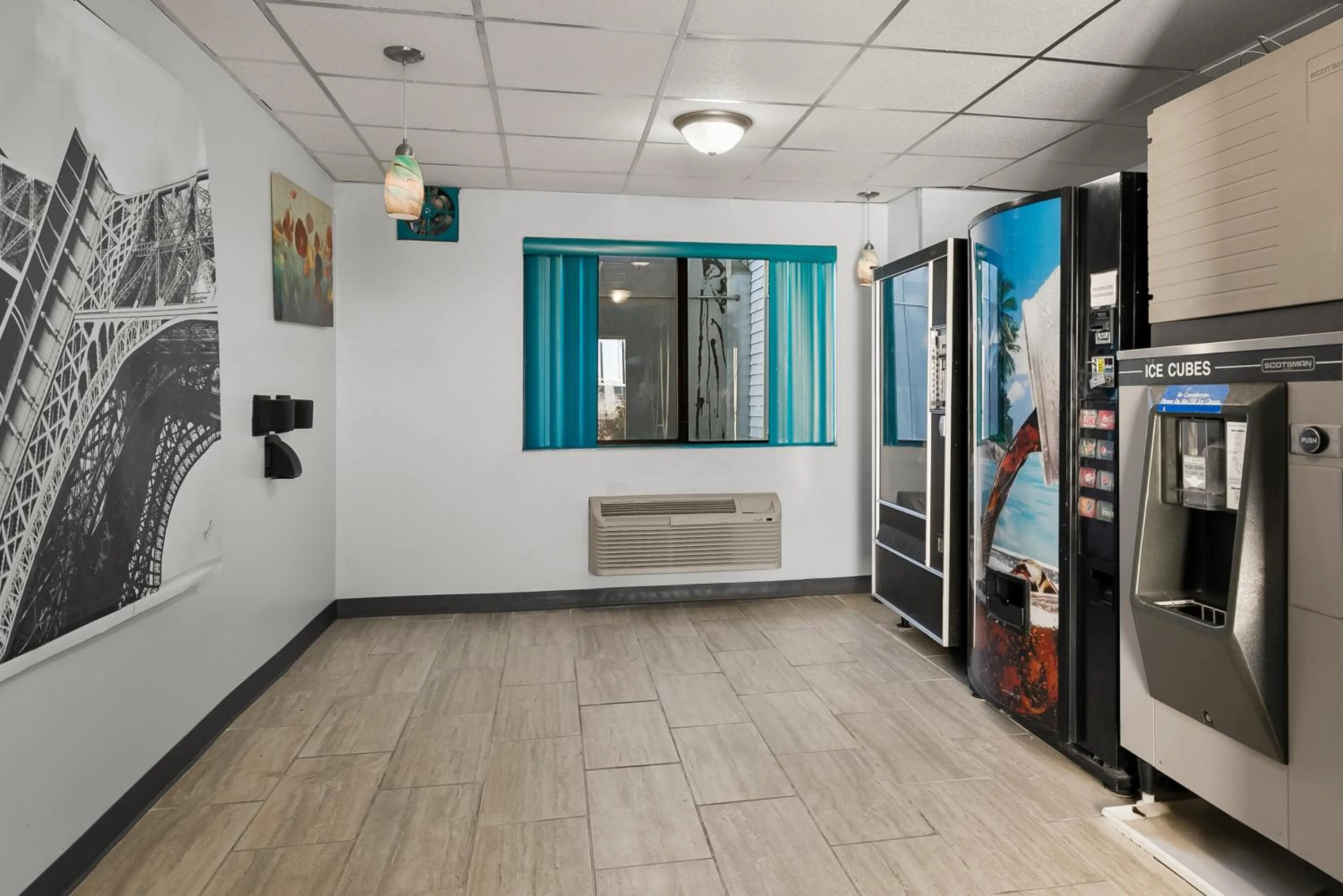 vending machine in Americas Best Value Inn - Lincoln Airport