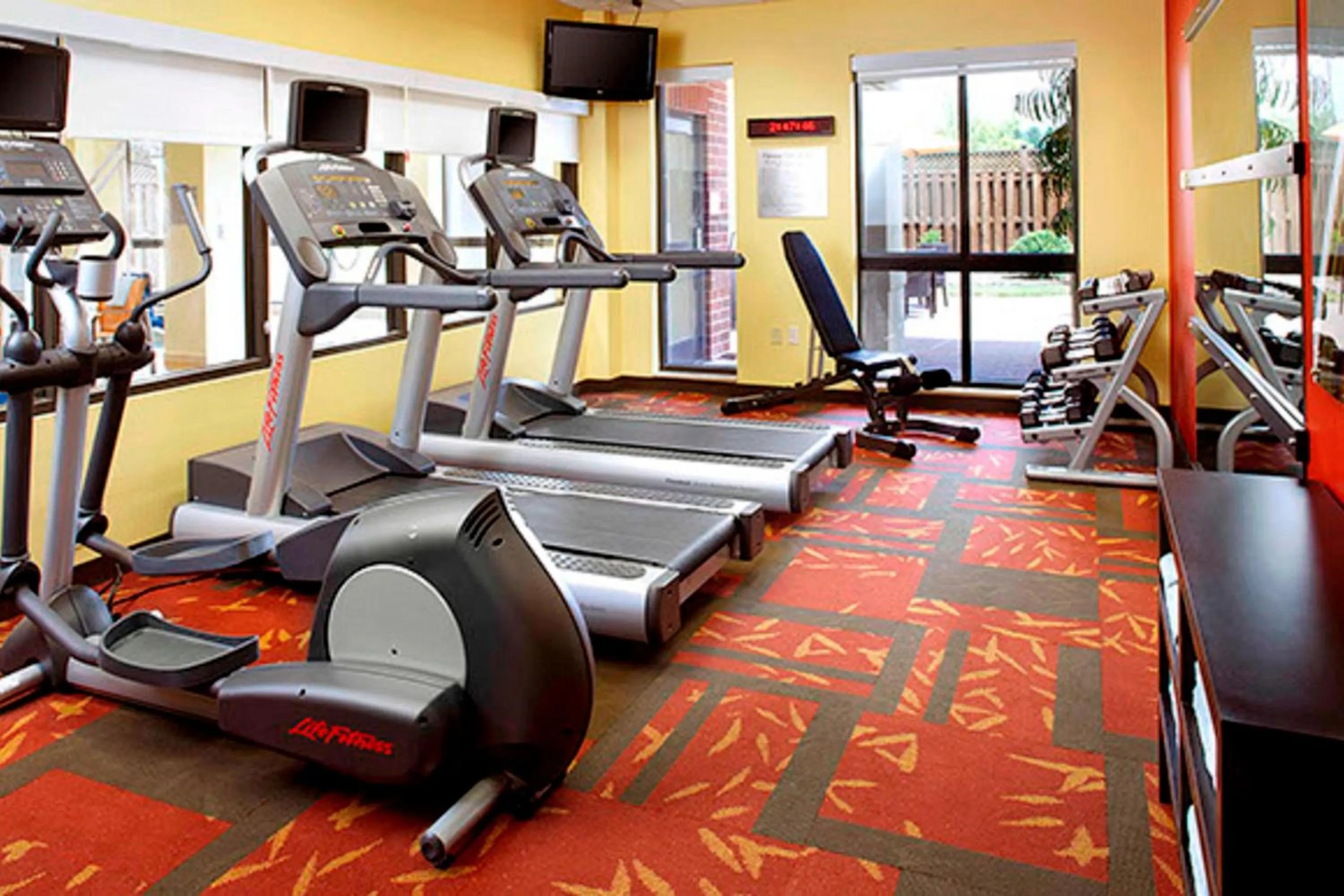 Fitness centre/facilities in Courtyard by Marriott Akron Stow