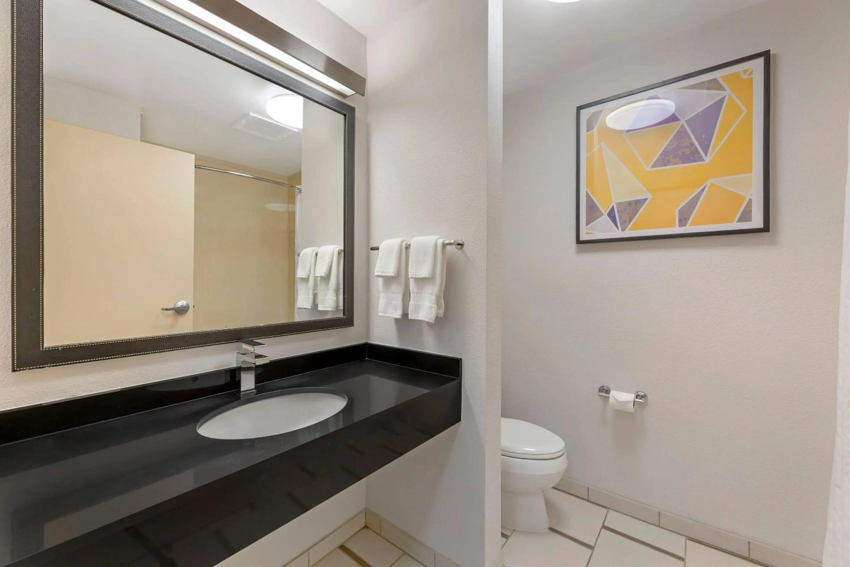 Bedroom in Comfort Inn & Suites Akron South