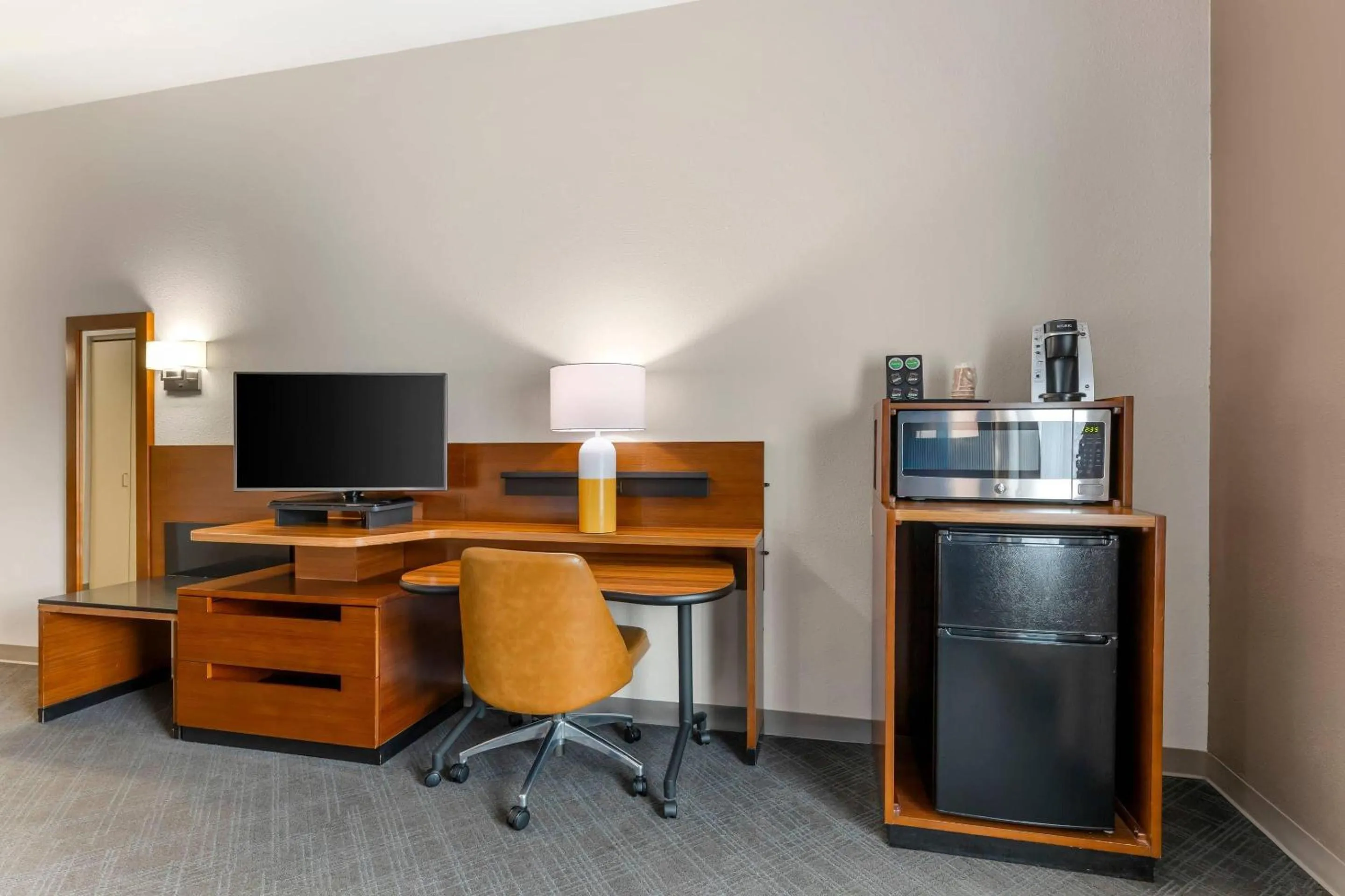 Bedroom in Comfort Inn & Suites Akron South