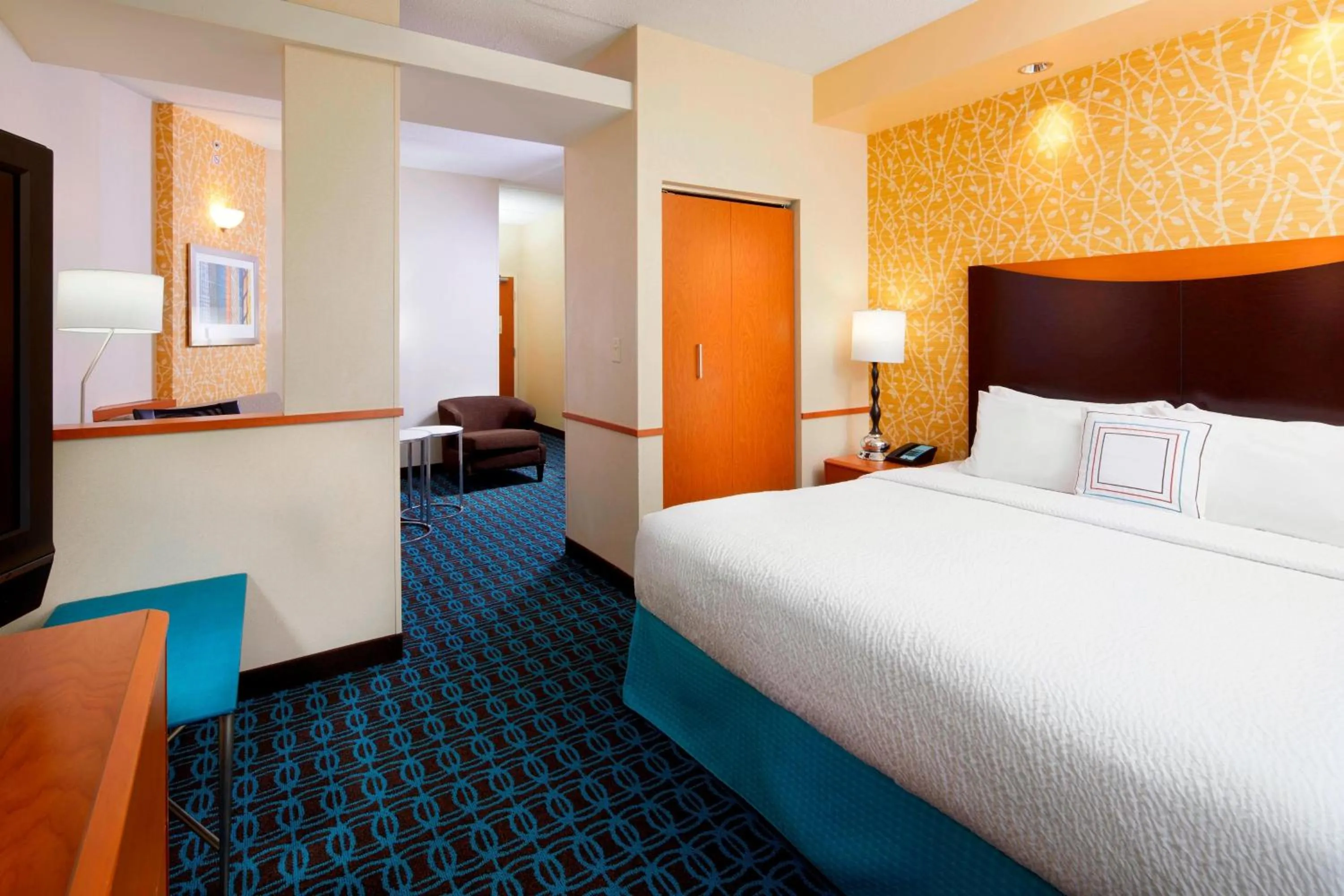 Photo of the whole room, Bed in Fairfield Inn & Suites by Marriott Cumberland