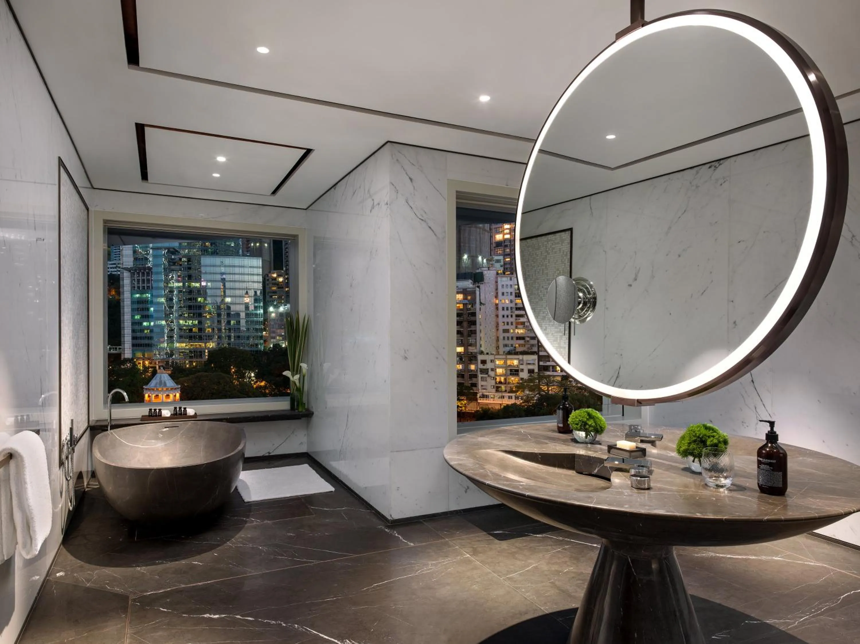 Bathroom in The Murray, Hong Kong, a Niccolo Hotel