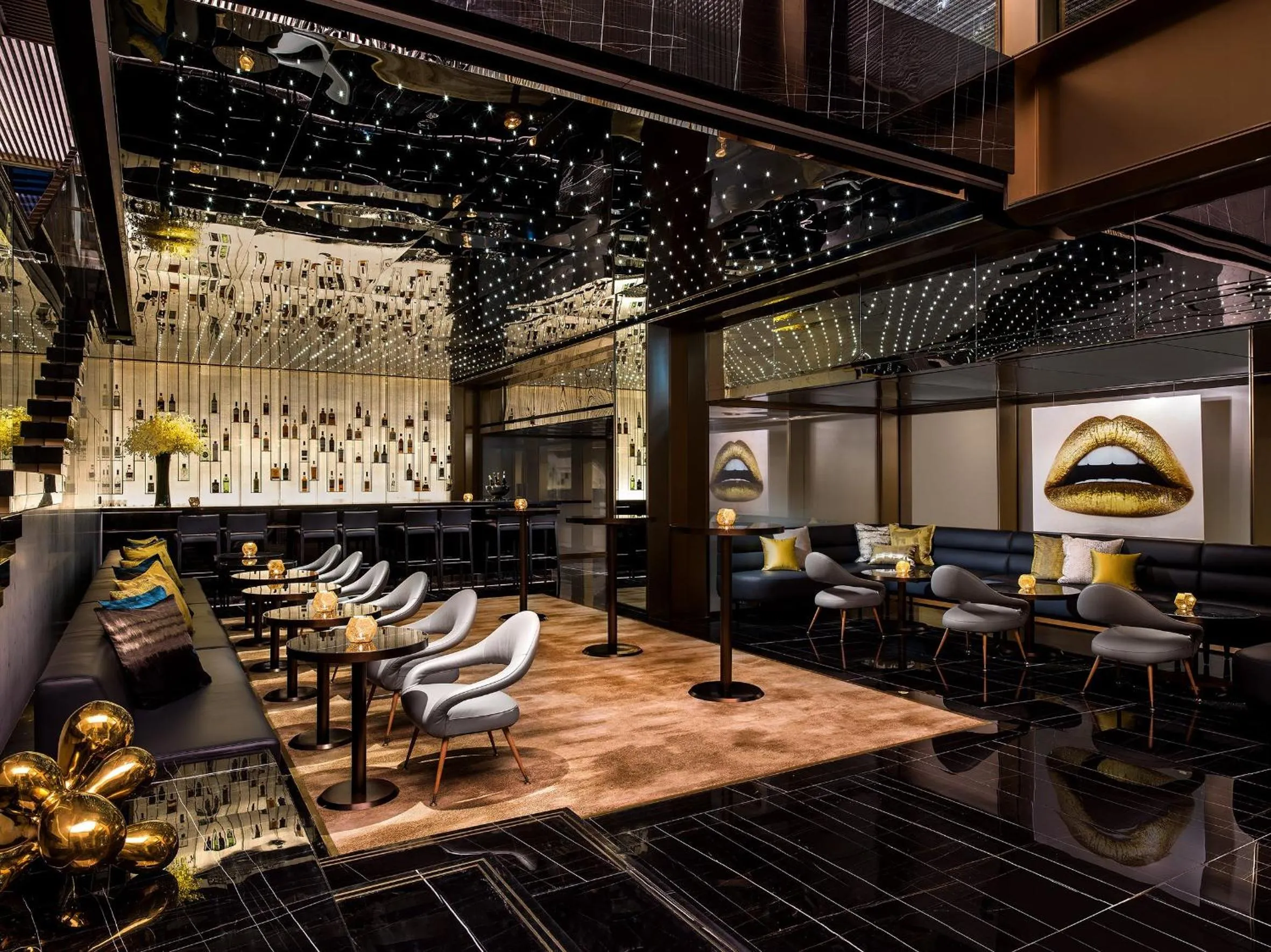 Lounge or bar in The Murray, Hong Kong, a Niccolo Hotel