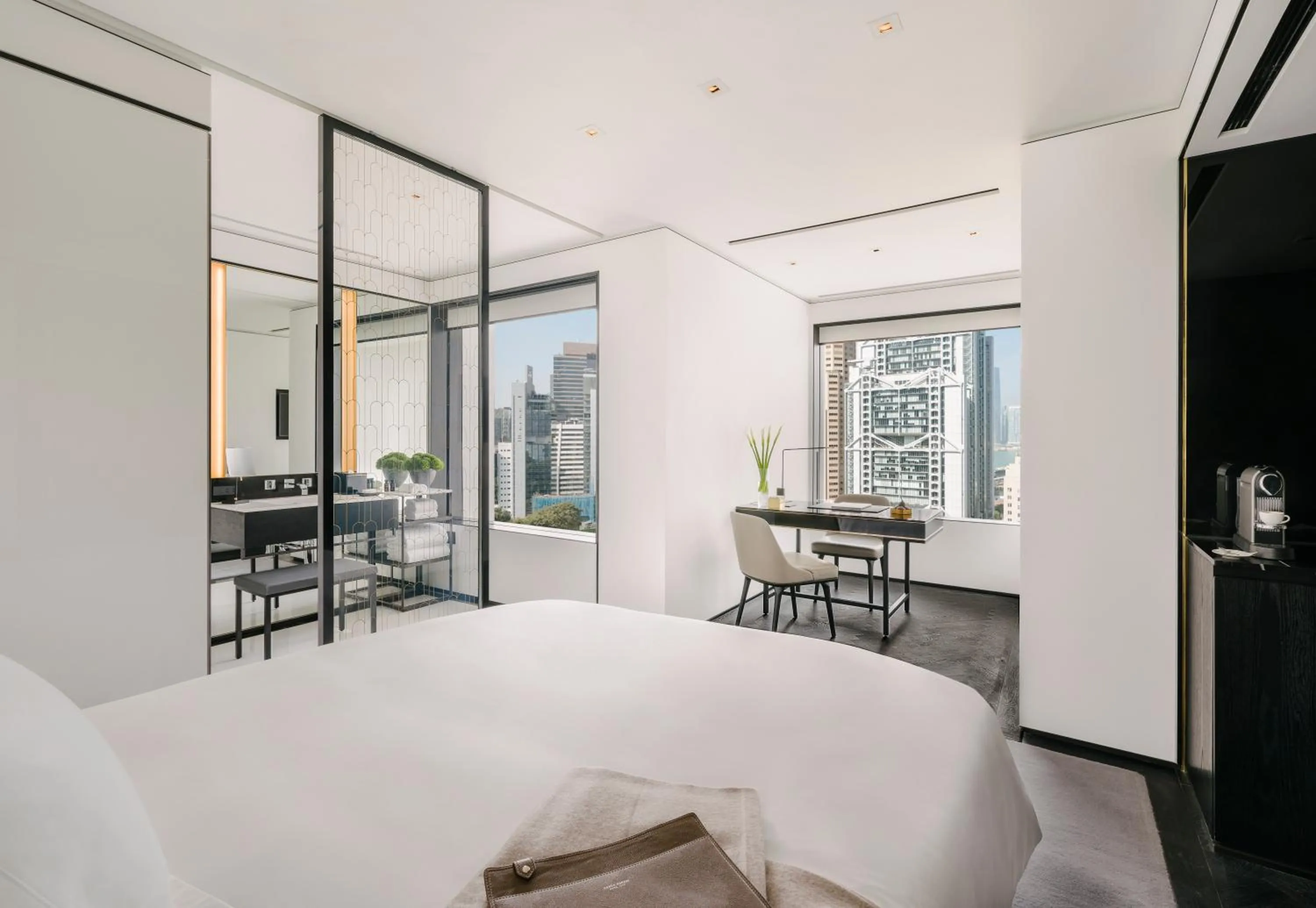 Bedroom, Bed in The Murray, Hong Kong, a Niccolo Hotel