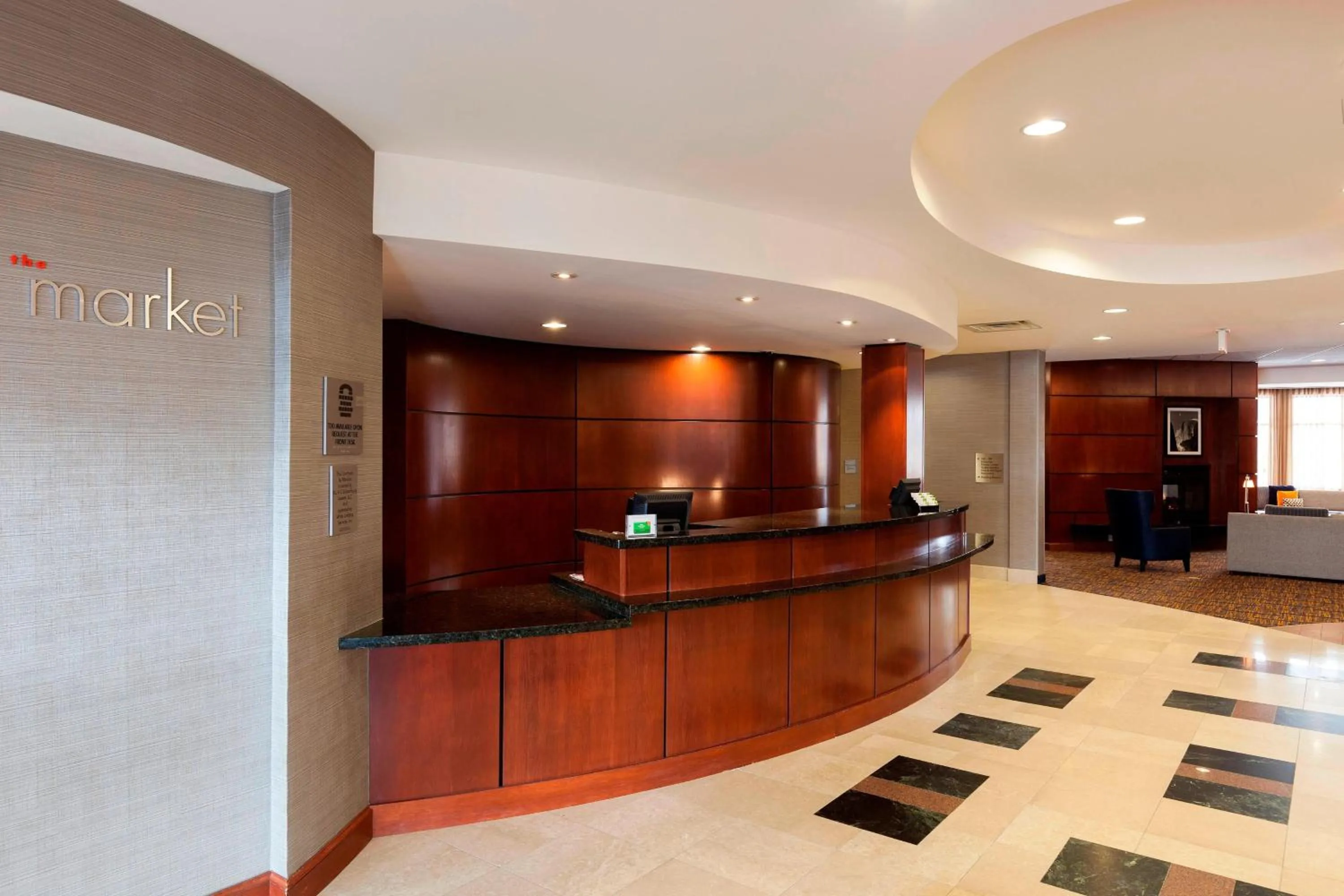 Lobby or reception in Courtyard by Marriott Chicago Schaumburg/Woodfield Mall