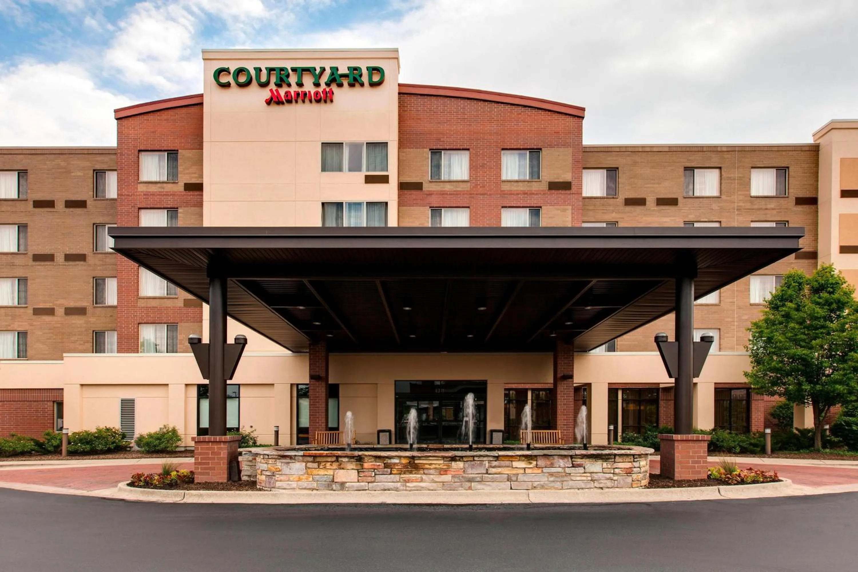 Property building in Courtyard by Marriott Chicago Schaumburg/Woodfield Mall