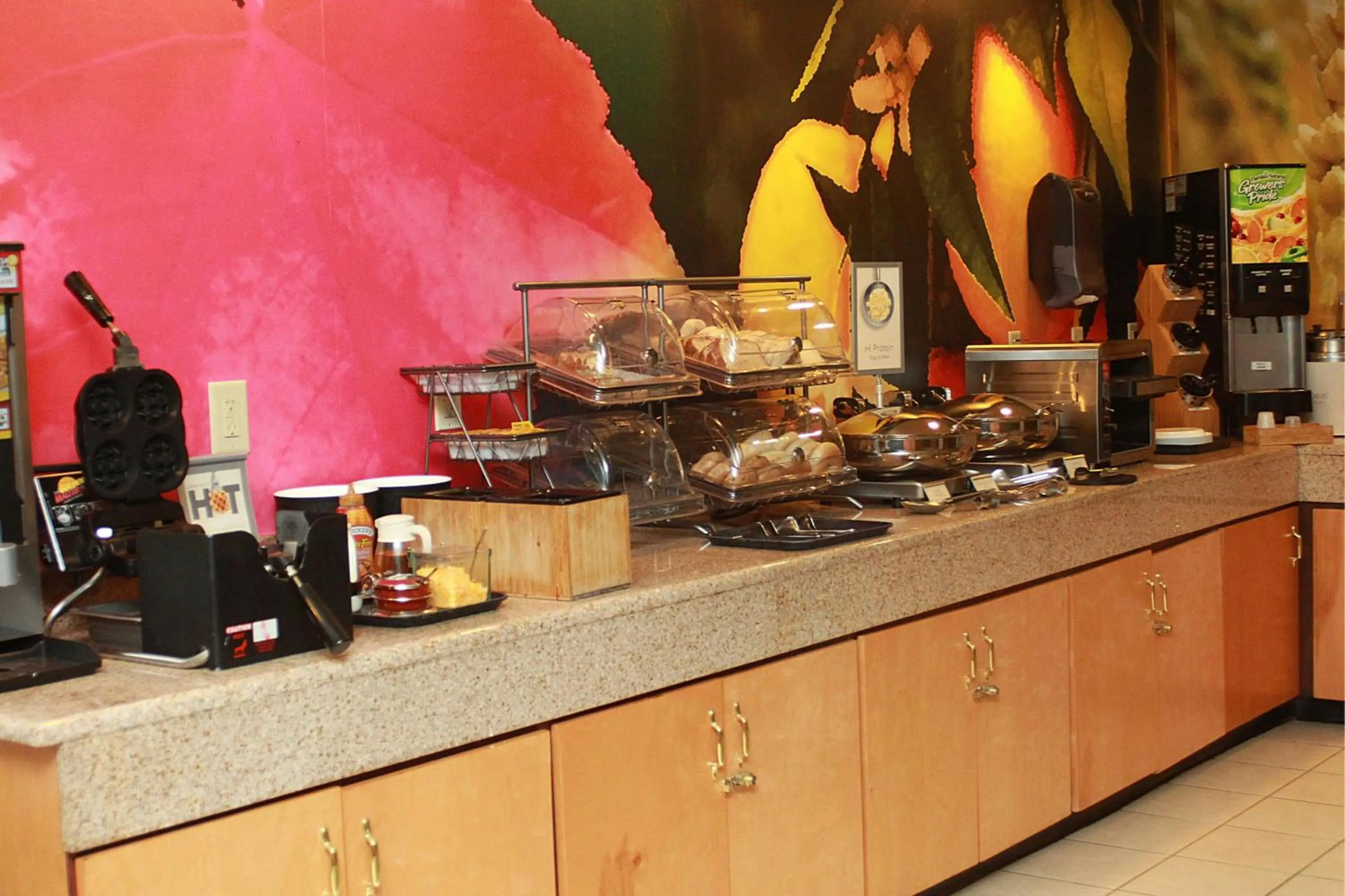 Breakfast in Fairfield Inn & Suites by Marriott Fairmont