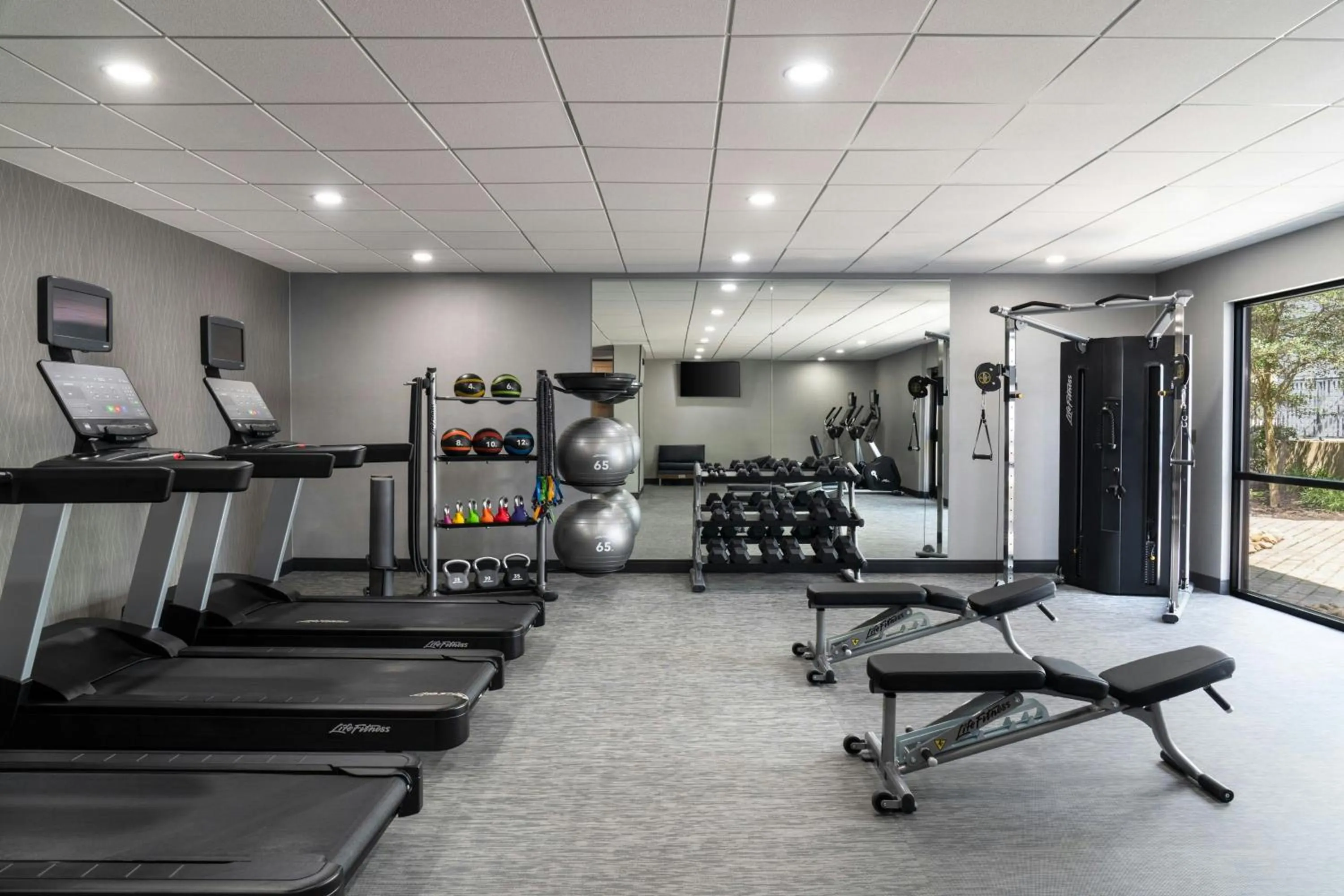 Fitness centre/facilities in Courtyard Cleveland Beachwood