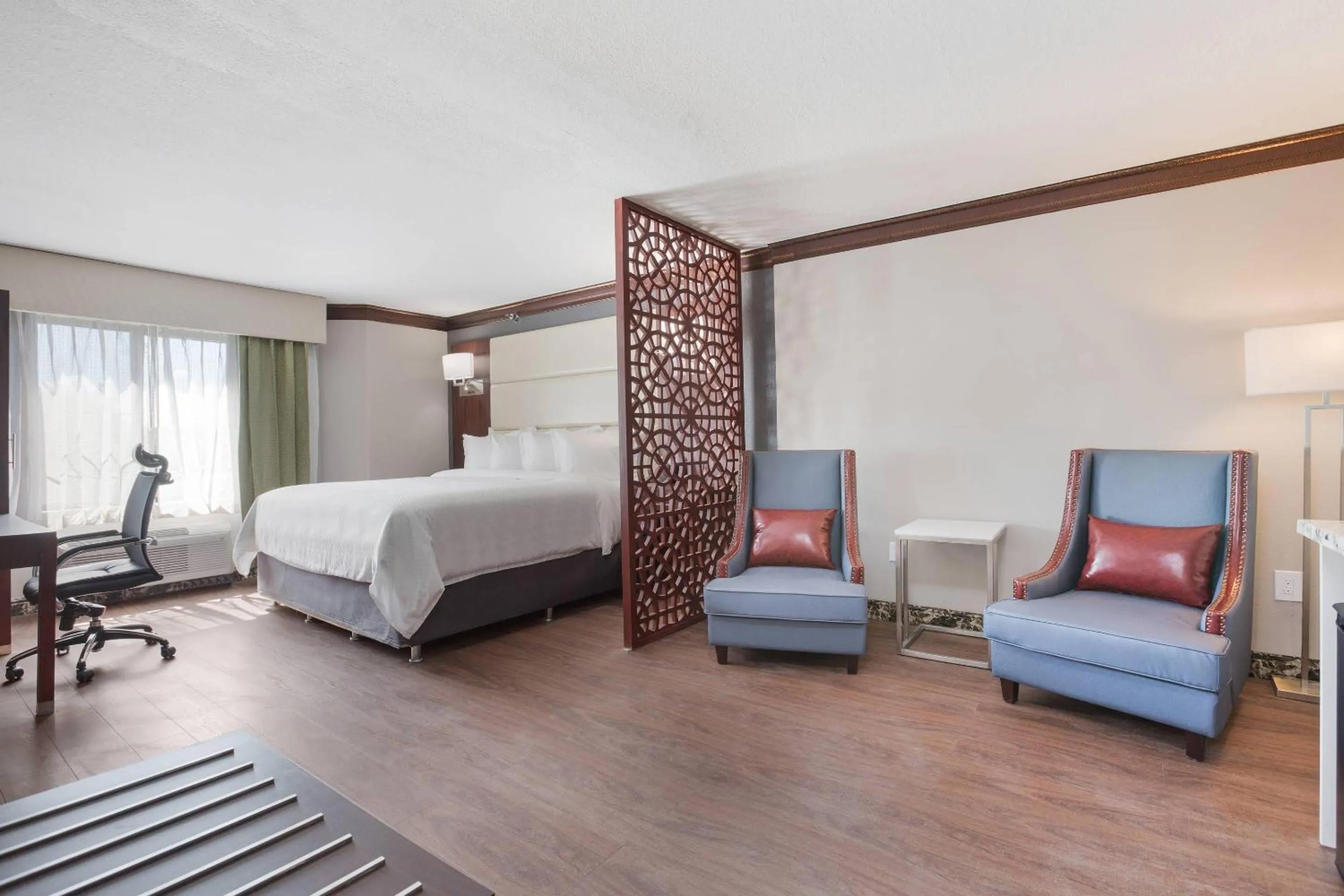 Bedroom, Bed in The Leo Collection Detroit, an Ascend Collection Hotel