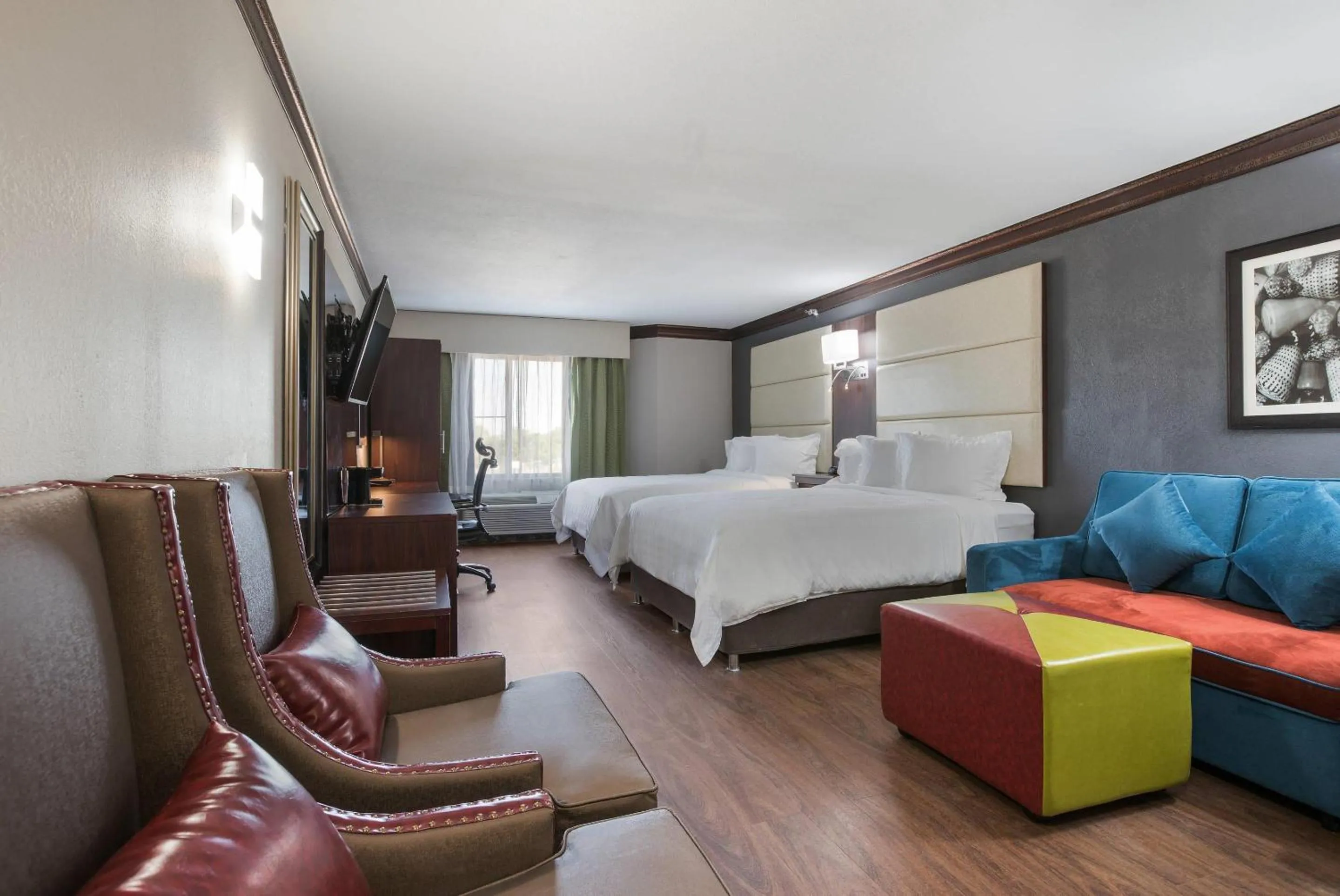 Bedroom, Bed in The Leo Collection Detroit, an Ascend Collection Hotel