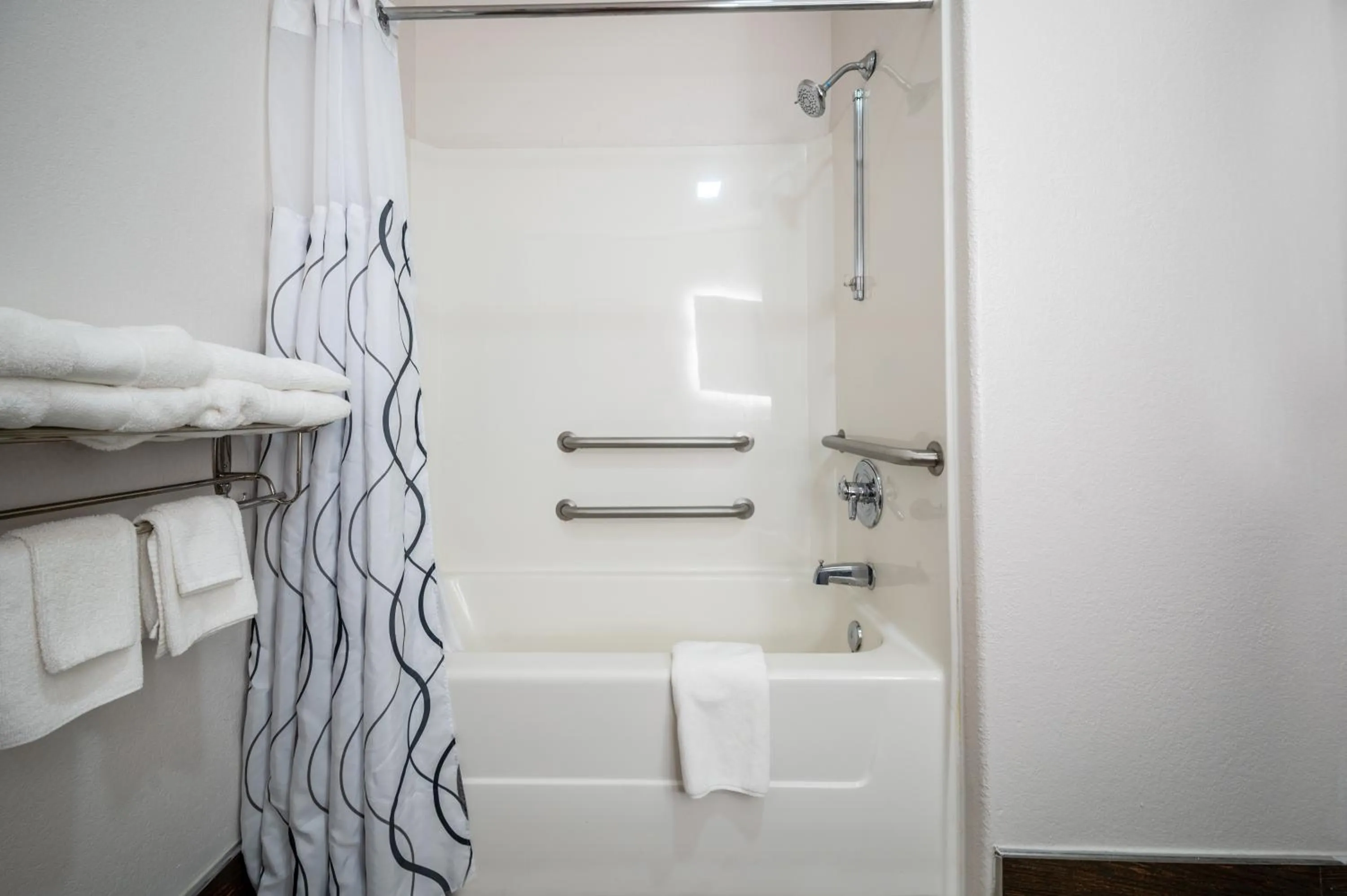 Bathroom in The Leo Collection Detroit, an Ascend Collection Hotel