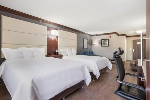 Photo of the whole room, Bed in The Leo Collection Detroit, an Ascend Collection Hotel