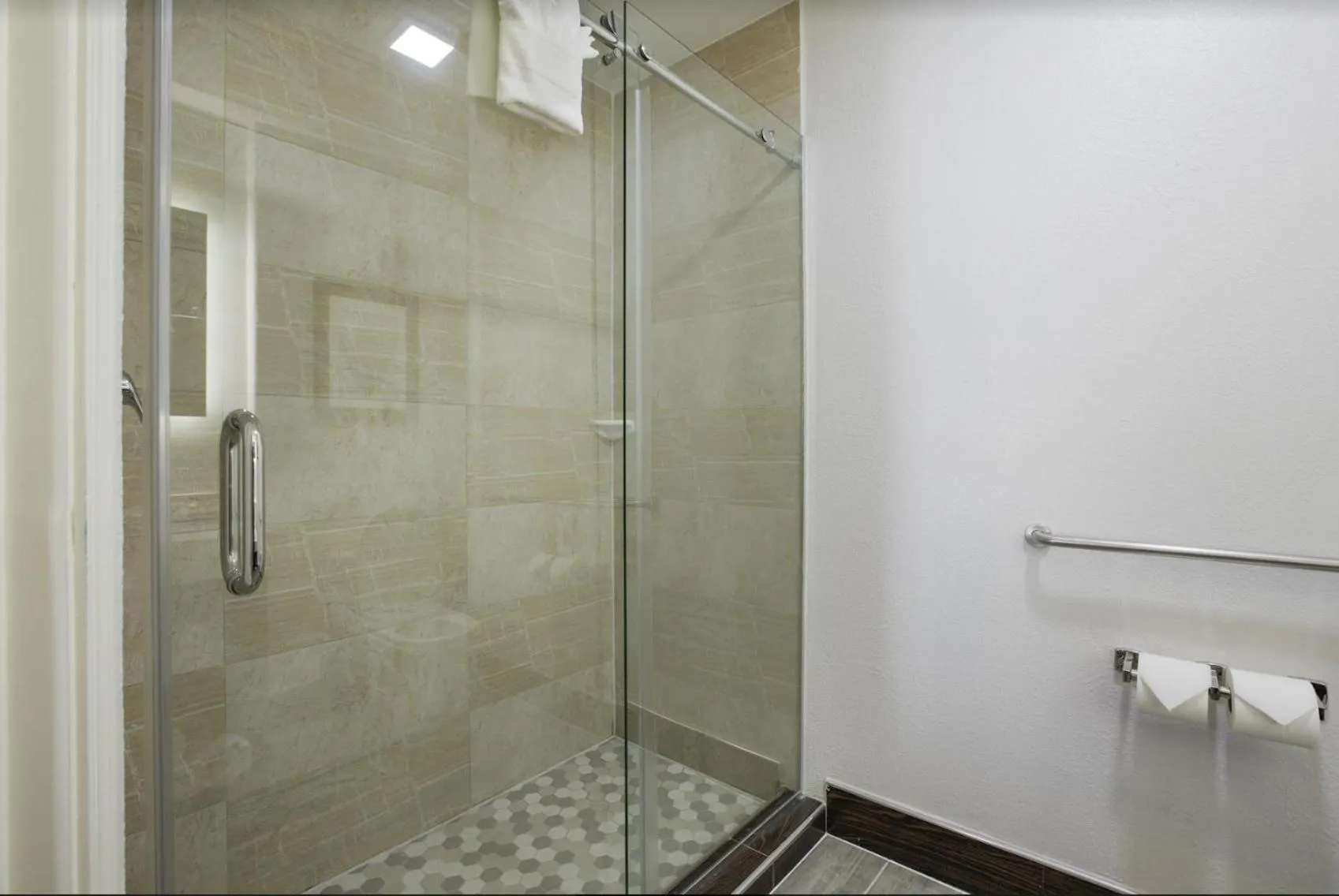 Bathroom in The Leo Collection Detroit, an Ascend Collection Hotel