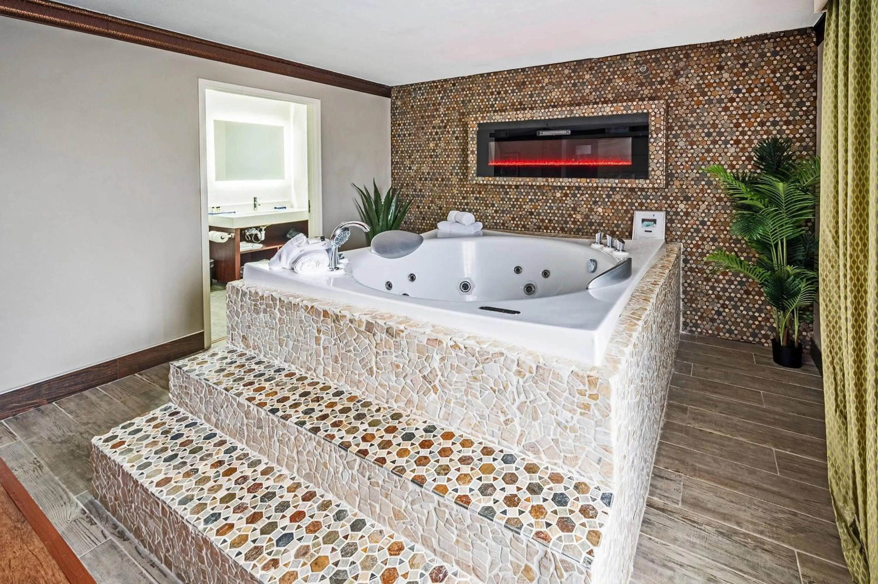 Bedroom in The Leo Collection Detroit, an Ascend Collection Hotel