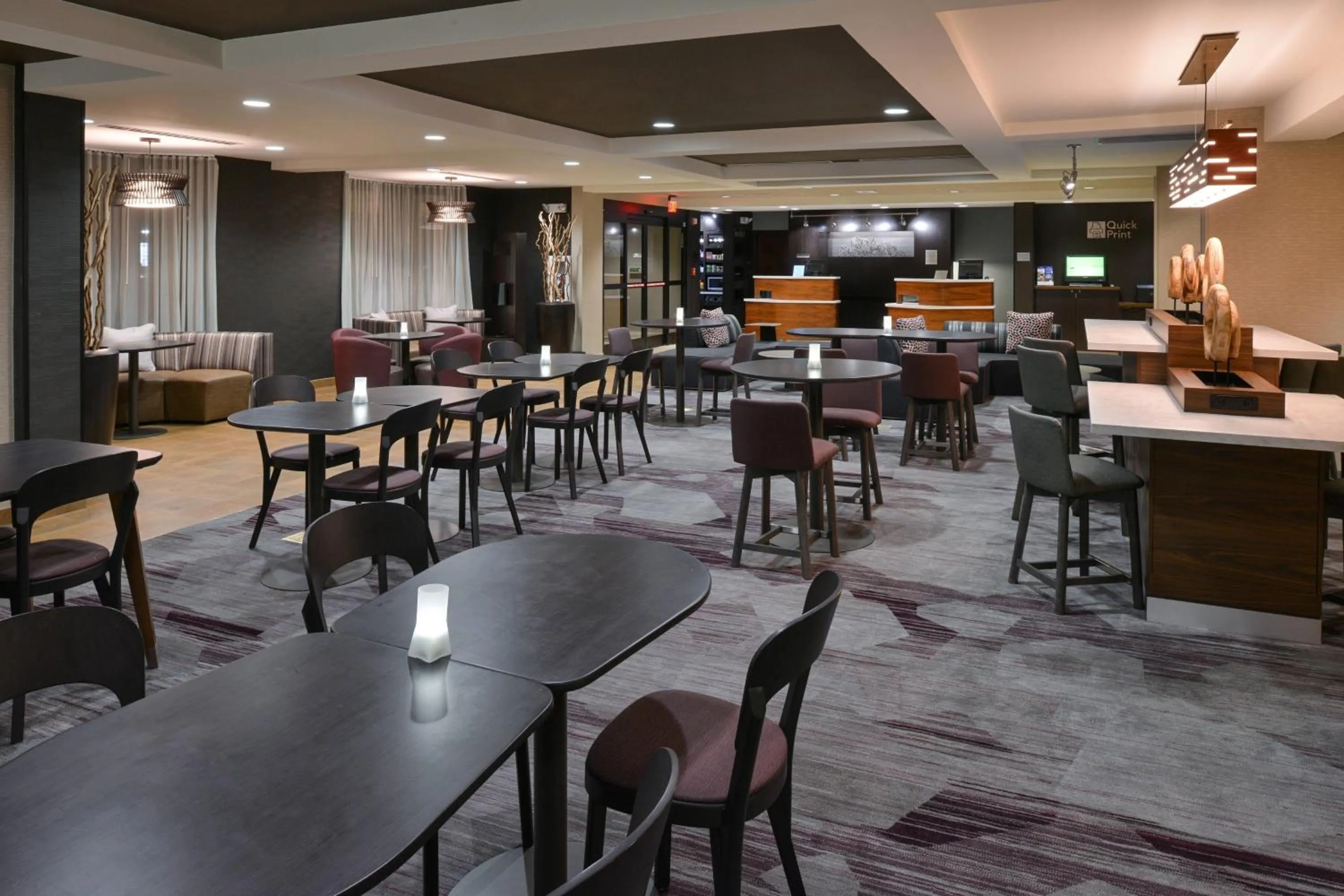 Restaurant/places to eat in Courtyard by Marriott Charlotte Matthews