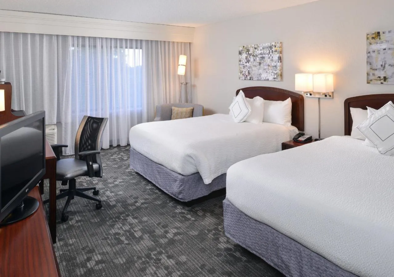 Bedroom, Bed in Courtyard by Marriott Charlotte Matthews
