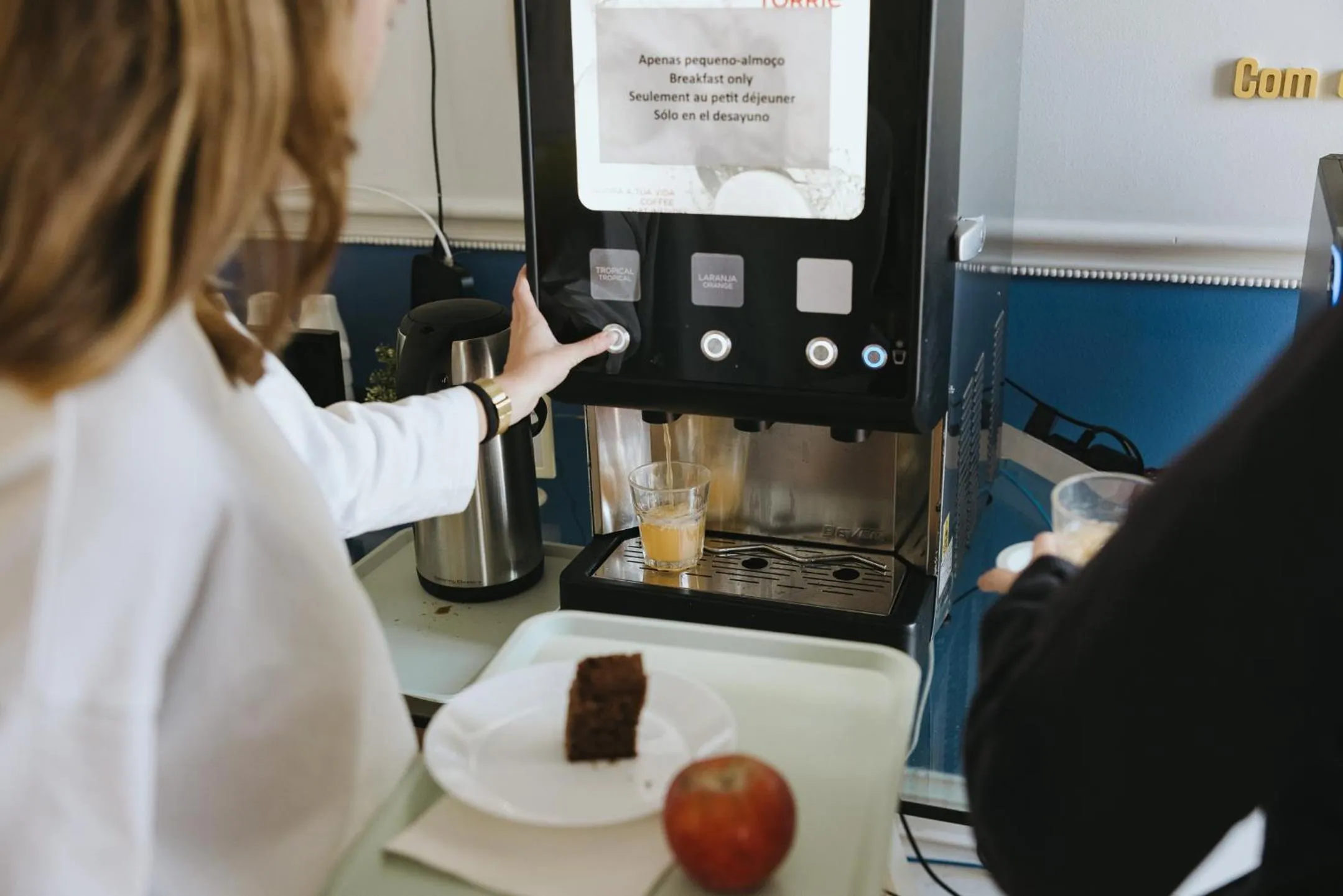 Coffee/tea facilities in Lisb'on Hostel