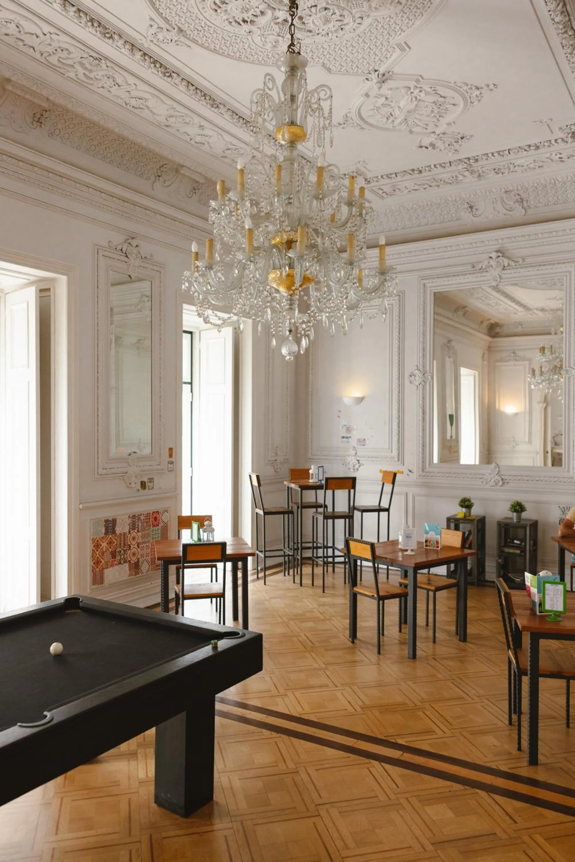 Billiard in Lisb'on Hostel