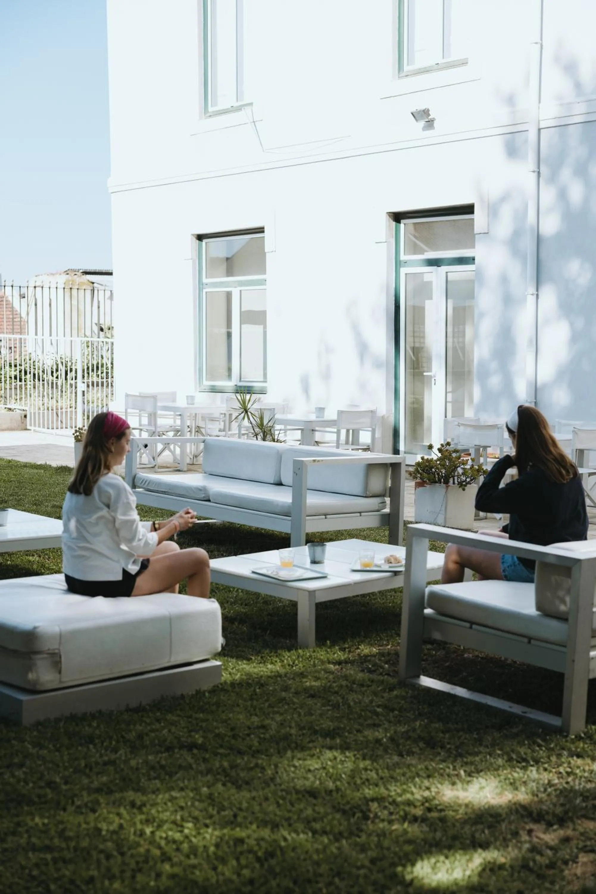 Seating area in Lisb'on Hostel