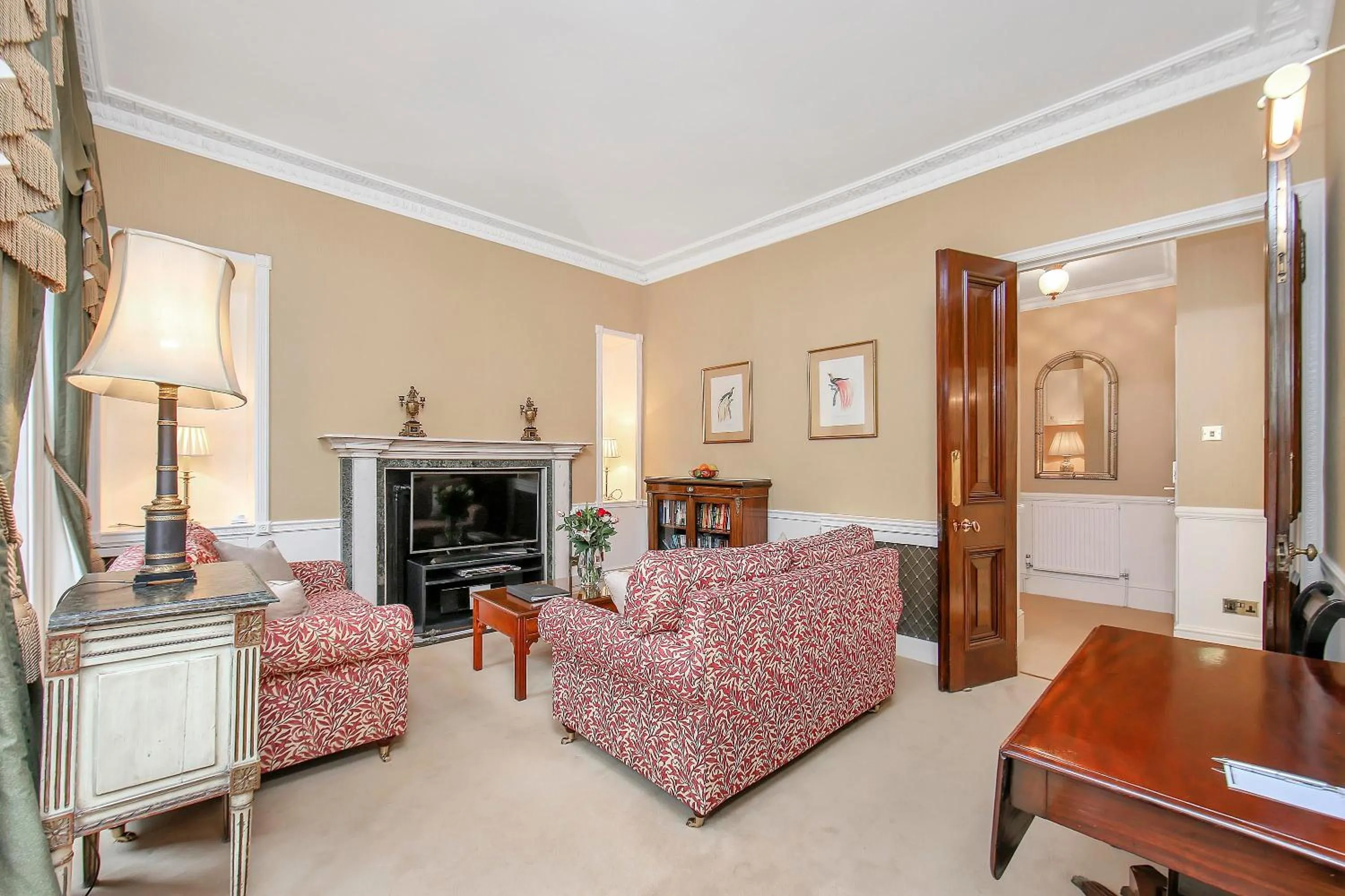 Photo of the whole room in 10 Curzon Street by Mansley