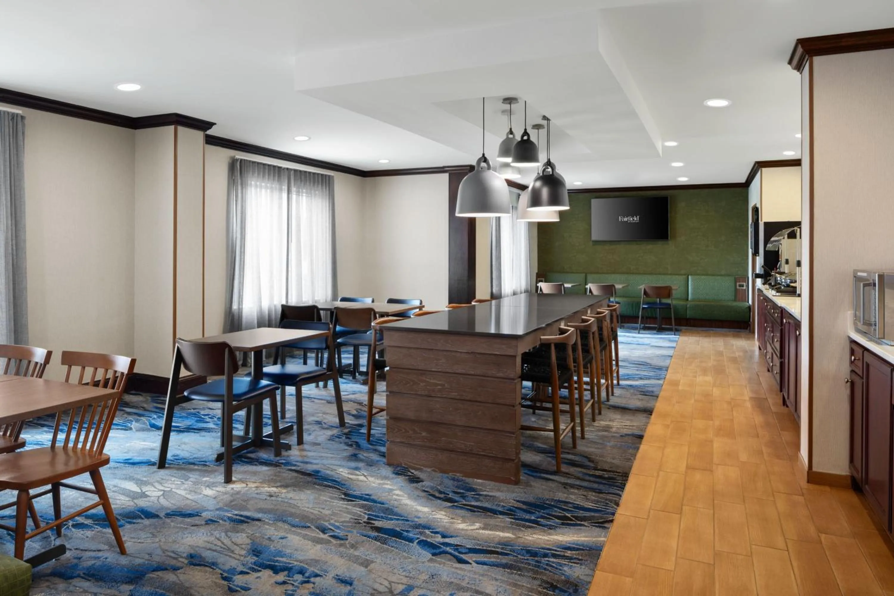 Restaurant/places to eat in Fairfield Inn Charlotte Mooresville Lake Norman