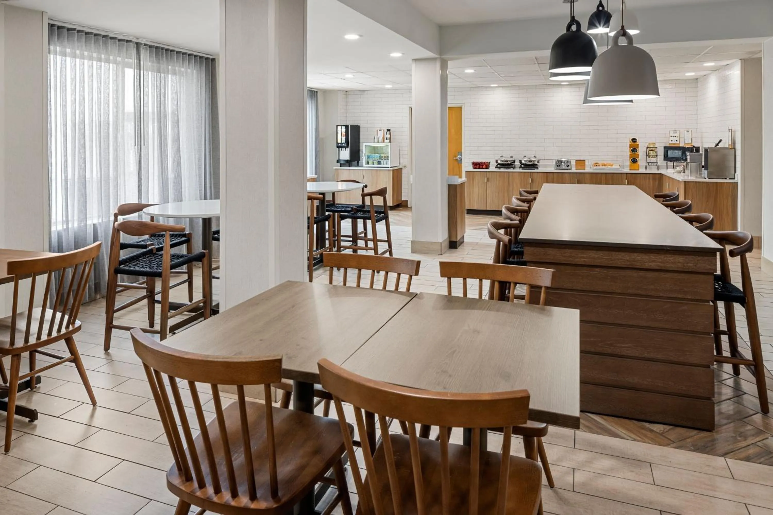Restaurant/places to eat in Fairfield Inn & Suites by Marriott Columbus East